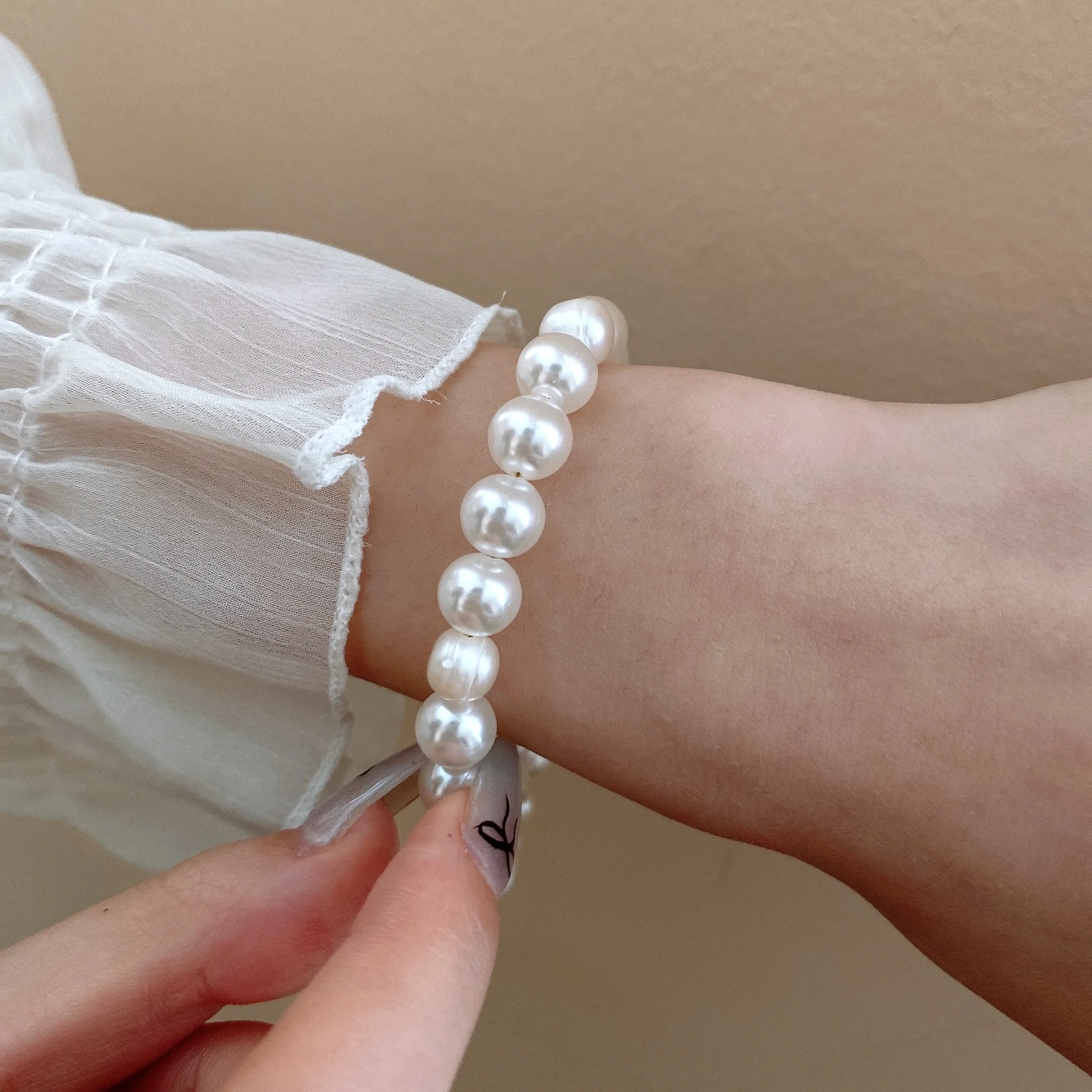 Elegant Imitation Pearl Bracelet For Women\'s Magnetic Buttons Creative Design Bracelets Wedding Daity Hand Jewelry Accessories K