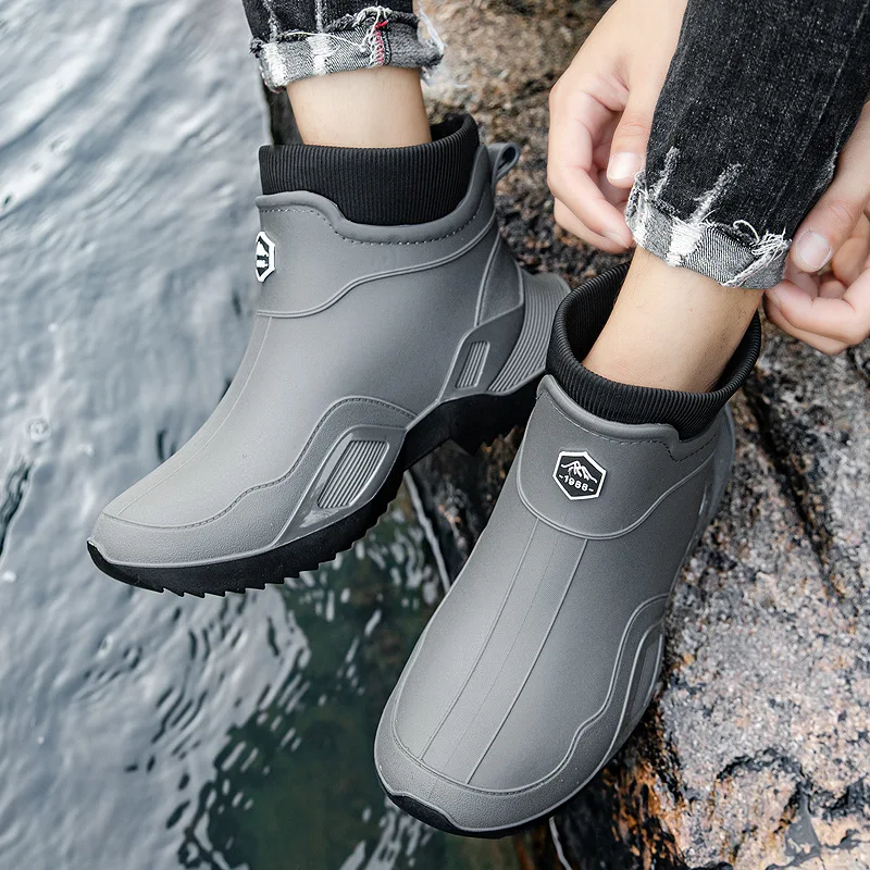 Mensshortrainboots,women's waterproof rain boots,non-slip and wear-resistant rubber shoes, fleece-lined,warm,stylish water boots