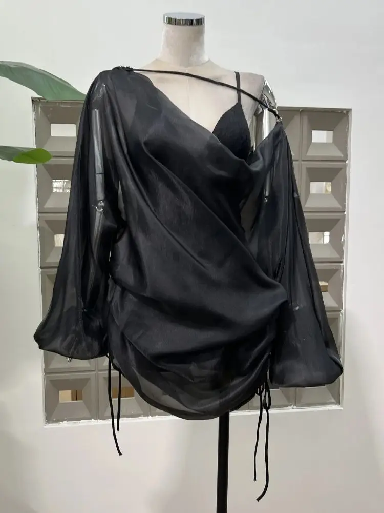 Set da due pezzi solidi per donna Camicia esterna a maniche lunghe dal design originale con scollo a V Canotta Tutina slim Pantaloncini Abito chic