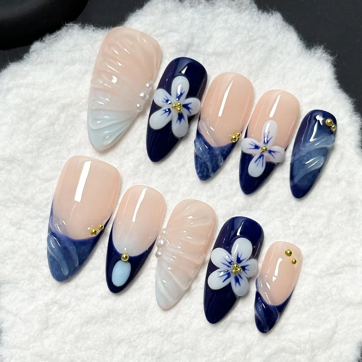 10pcs handmade press on nails Medium almond shaped nails, blue French nails, three-dimensional handmade drip glue flower stripes