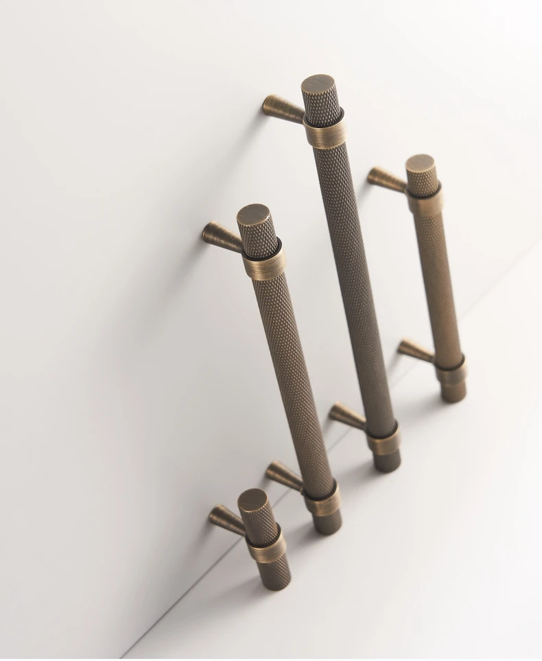 Dooroom Massivmessing Gerändelte Möbelgriffe Antike Messing-Schrankgriffe für Kleiderschrank, Kommode, Schrank T-Bar-Griffe Großhandel Verfügbar – Detail 6
