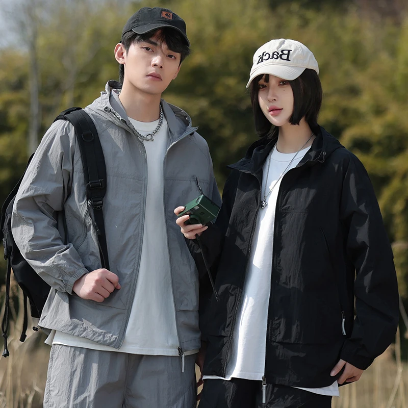 

UPF50+Men's Hooded Windbreaker Sunscreen Jacket - Ultra Light Summer Zipper Pocket Elastic Cuffs Suitable for Outdoor Hiking