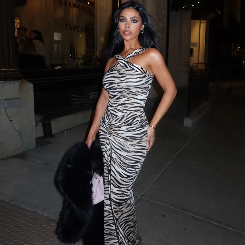 Damen Zebra-Print Bodycon Maxikleid mit Kreuzträgern, Neckholder, Ärmellos, Rückenfrei, Figurbetont, Langes Partykleid, Nachtclub-Streetwear – Detail 6