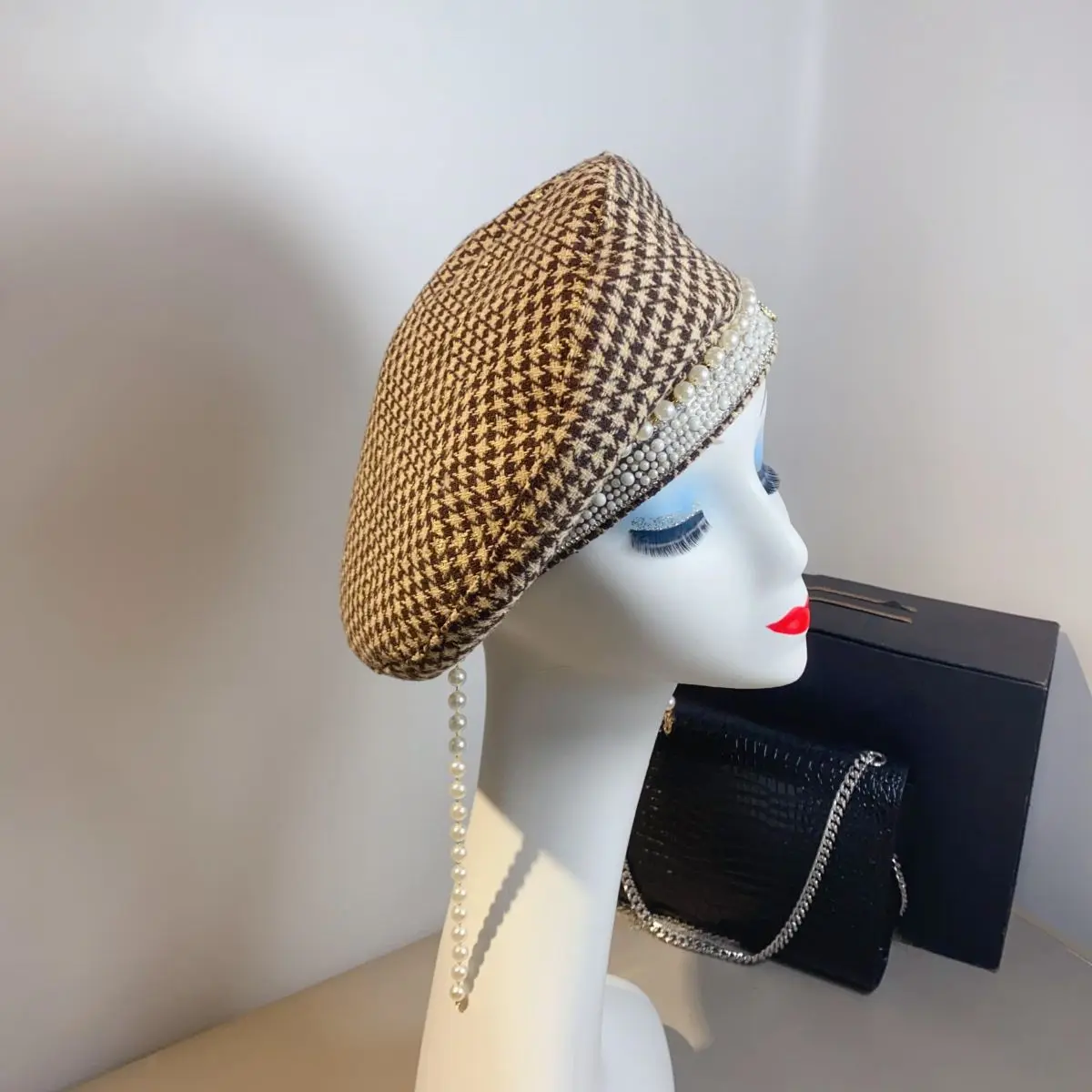 2024 new thousand bird lattice ceramic piece rhinestone long chain fashion beret outdoor spring and autumn millinery cotton