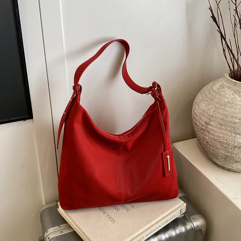 

Red Bridal Bag Retro Large-capacity Tote Bag 2026 New High-end Foreign Style Shoulder Women's Bag Wedding Bag