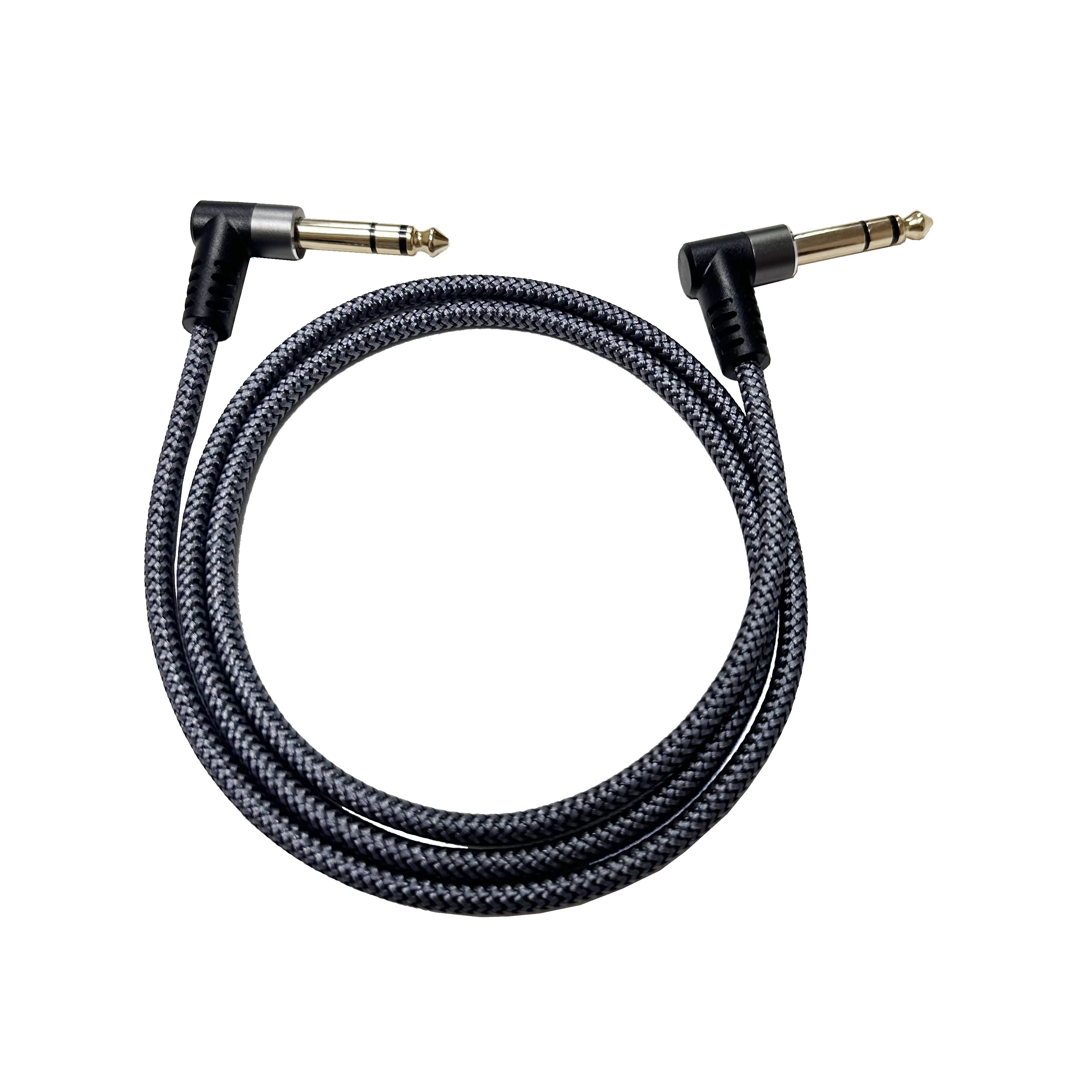 Kabel instrumentowy TRS o średnicy 1/4 cala, z wtykiem kątowym 6,35 mm, do podłączenia urządzeń audio, np. miksera, wzmacniacza, klawiatury basowej. — zdjęcie produktu 5