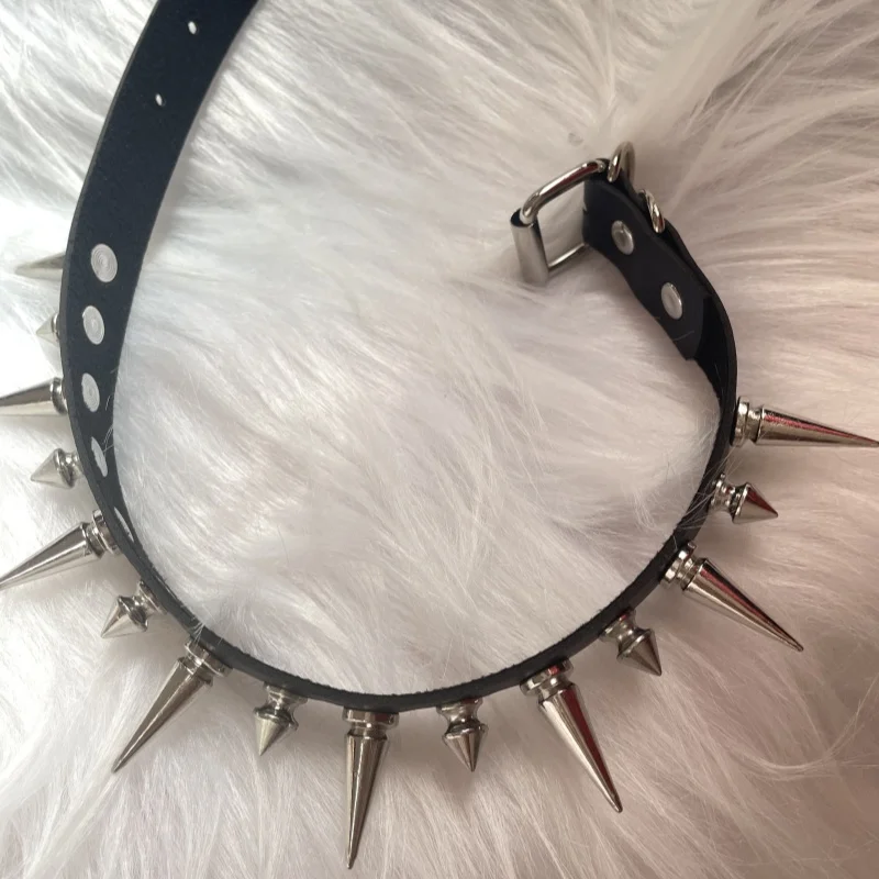 Women Punk Rivet Necklace Y2K Girl Harajuku Gothic Black Choker Necklace Spicy Girl Collarbone Chain Rock Neck Chain Jewelry