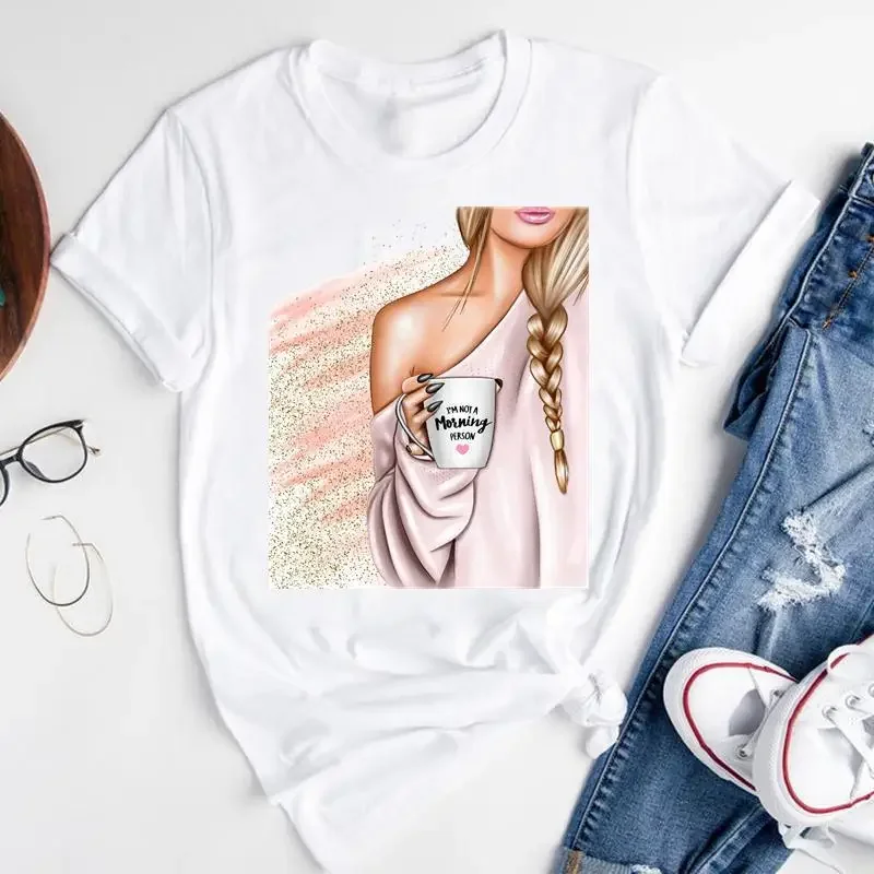 Vendita calda Cartoon Coffee Girl Stampa T-shirt moda estiva Top casual T-shirt grafiche da donna Abiti vintage Pro Choice Tee
