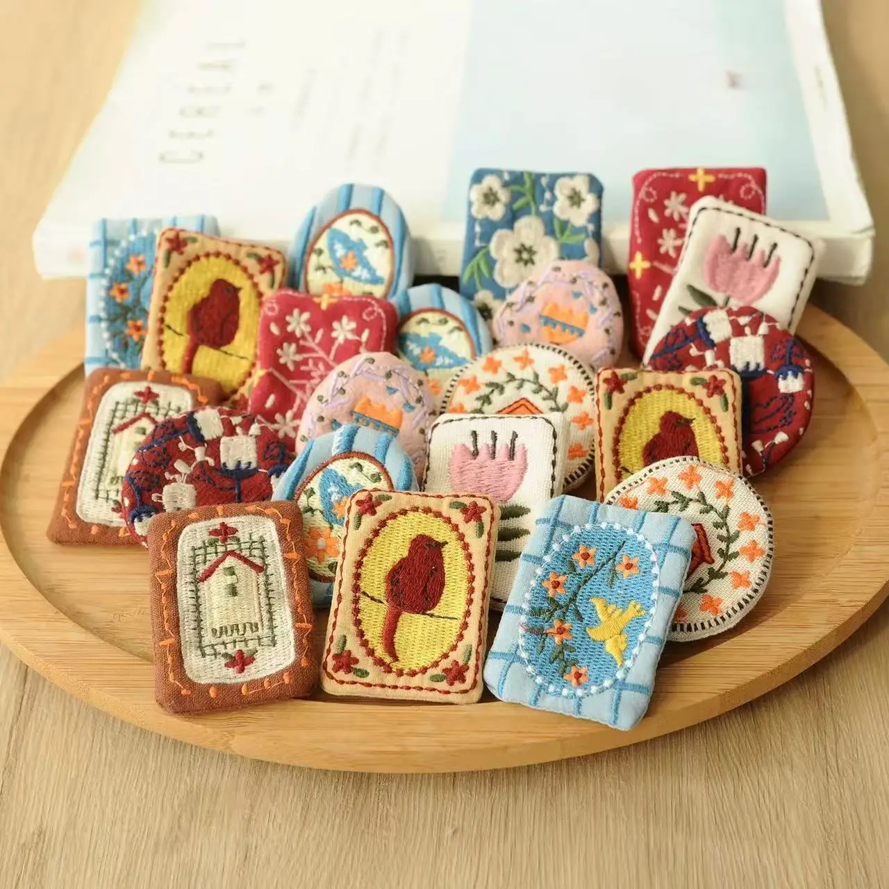 Embroidered Fabric Brooch Forest Style Floral Bird House Tulip Small Lightweight Soft Accessory for Bag Clothing Show Daily