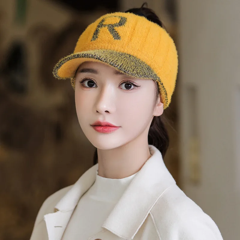 2023 Korean version of the new autumn and winter hat women\'s fashion letter R knitted woolen hat double color winter warm cap