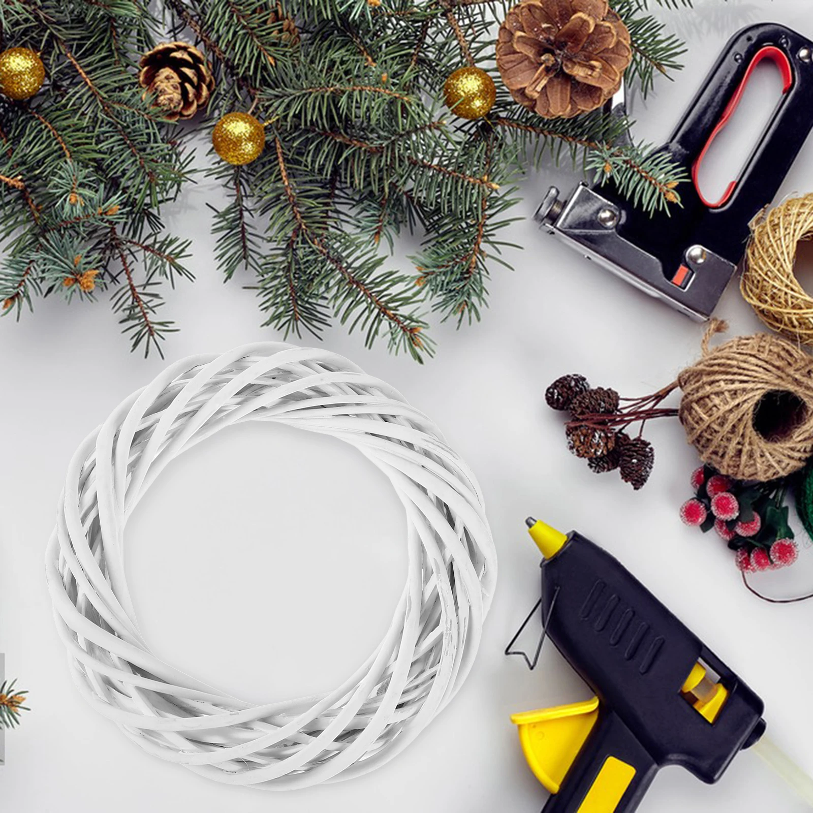 

2Pcs DIY Wreath Circle Garland Frame Rustic Home Wedding Christmas Decor Indoor Outdoor Festive Atmosphere DIY Wood Wreath