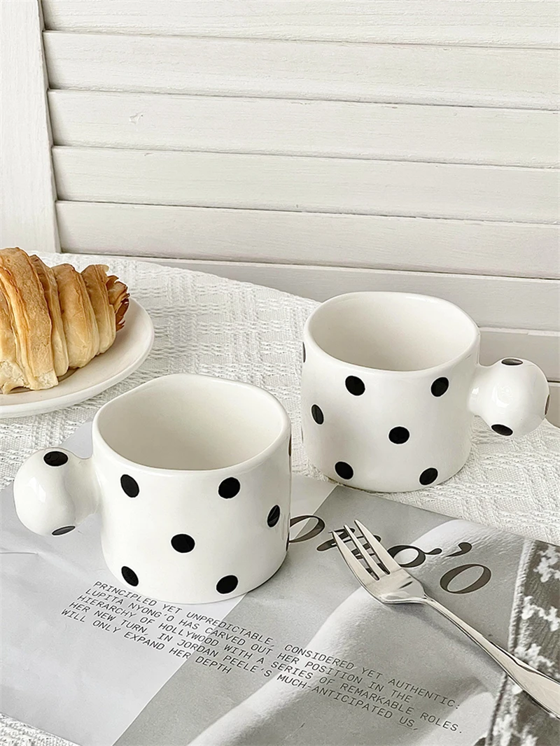 Black and White Polka Dot Irregular Mug, Nordic Ins Style, Cute Breakfast Cup, Simple Round Ball Handle, Milk Coffee Ceramic Cup