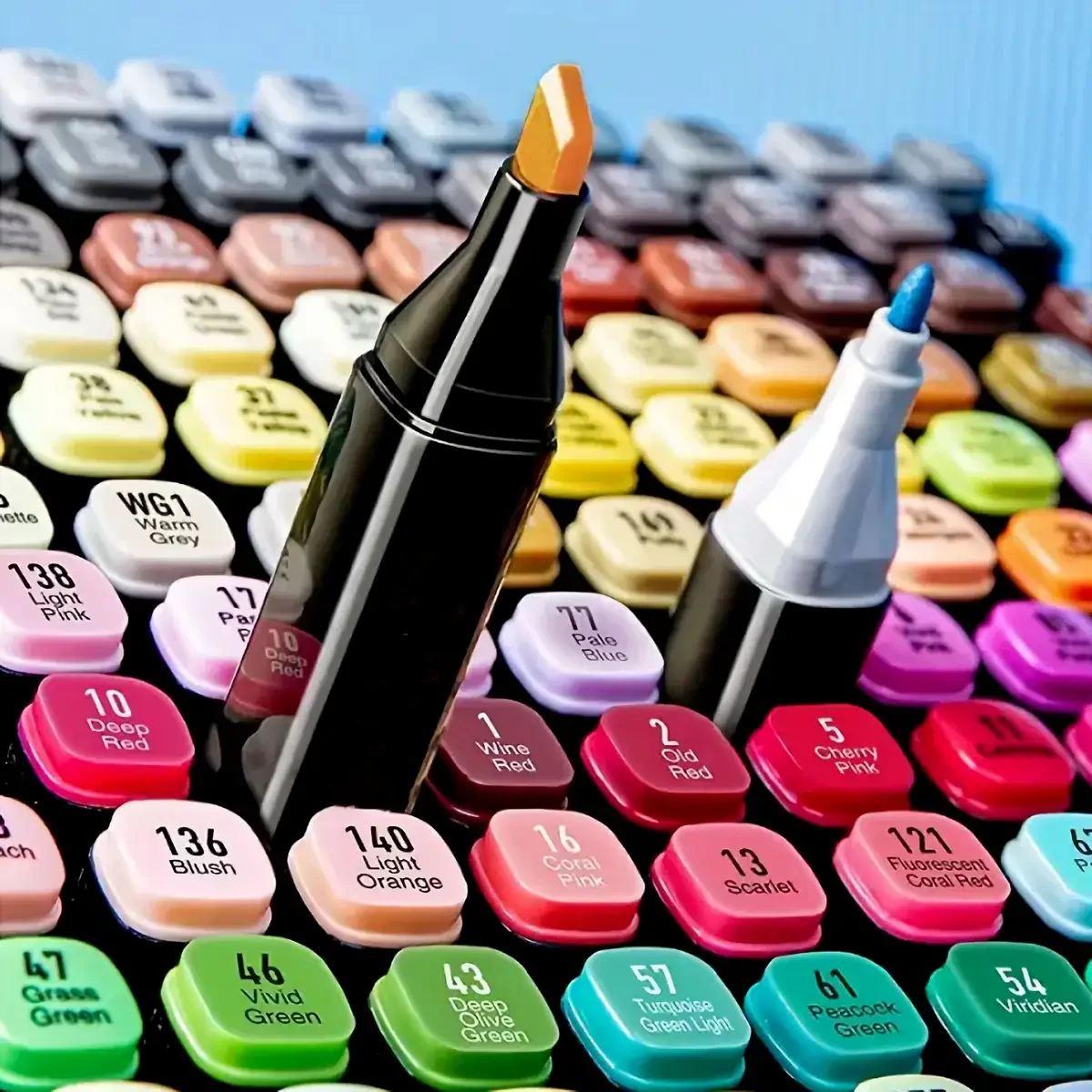 Double-Ended Sketch Markers Set with Base Vibrant Alcohol-Based Random Colors for Drawing And Design