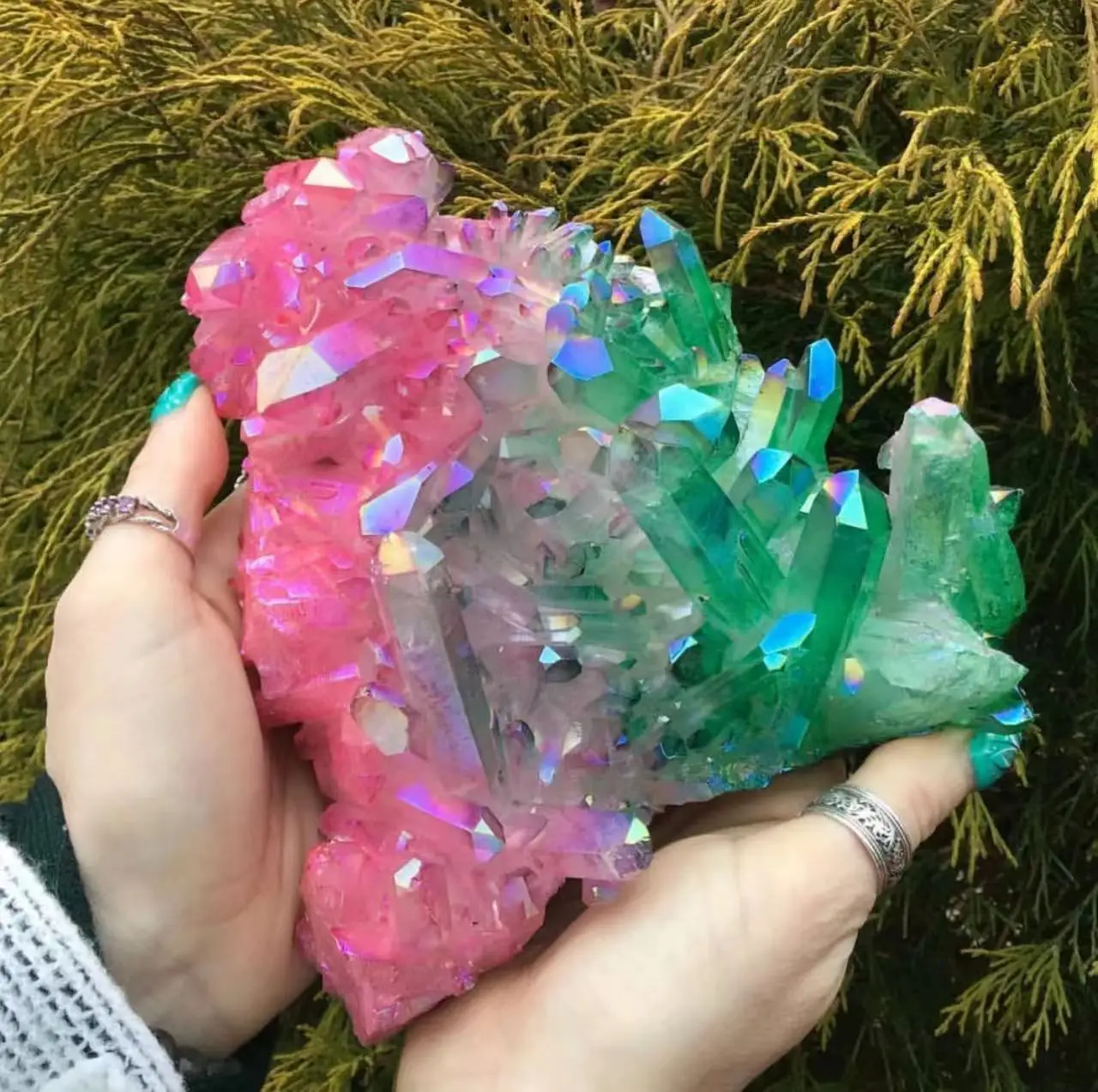 1Pcs Natural Aura Crystal Cluster Original Rock Colorful Electroplsted Specimen Points Reiki Stone Gift Modern Home Decoration