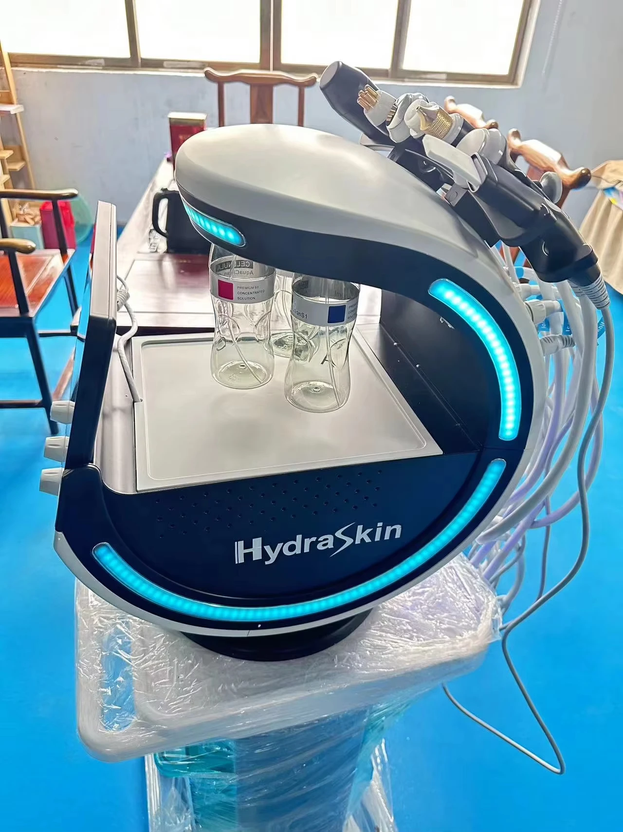 Ultrasound Skin Care Cryotherapy Microdermabrasion Machine Ice Blue Magic Mirror Skin Analyzer Oxygene Hydro facial Machine