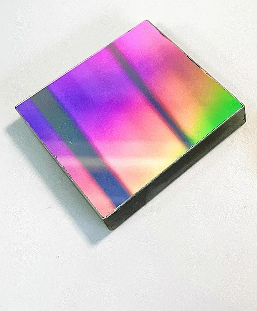 

Reflective grating 950L/800nm dimensions 17*17*4 mm