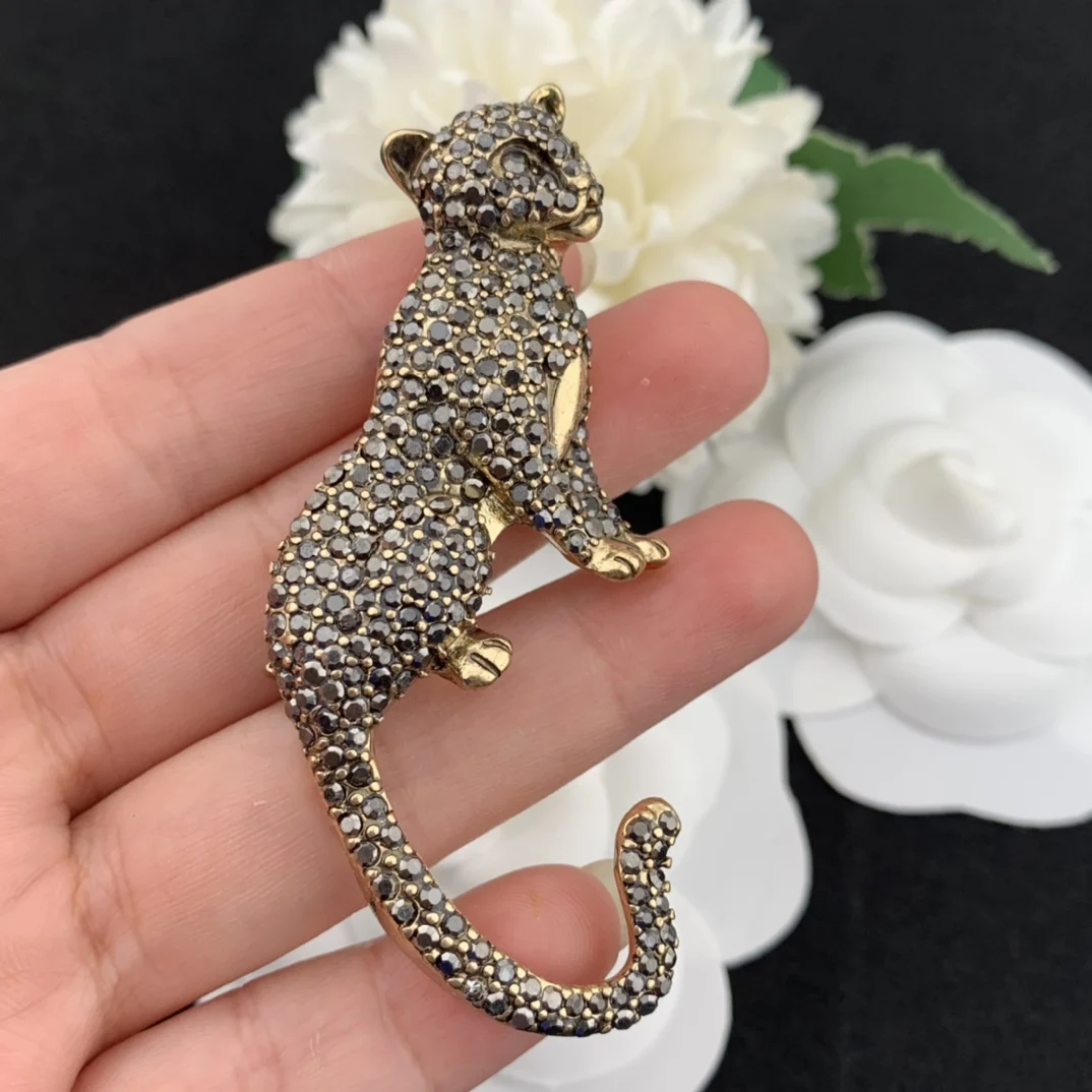 European and American fashion retro leopard brooch