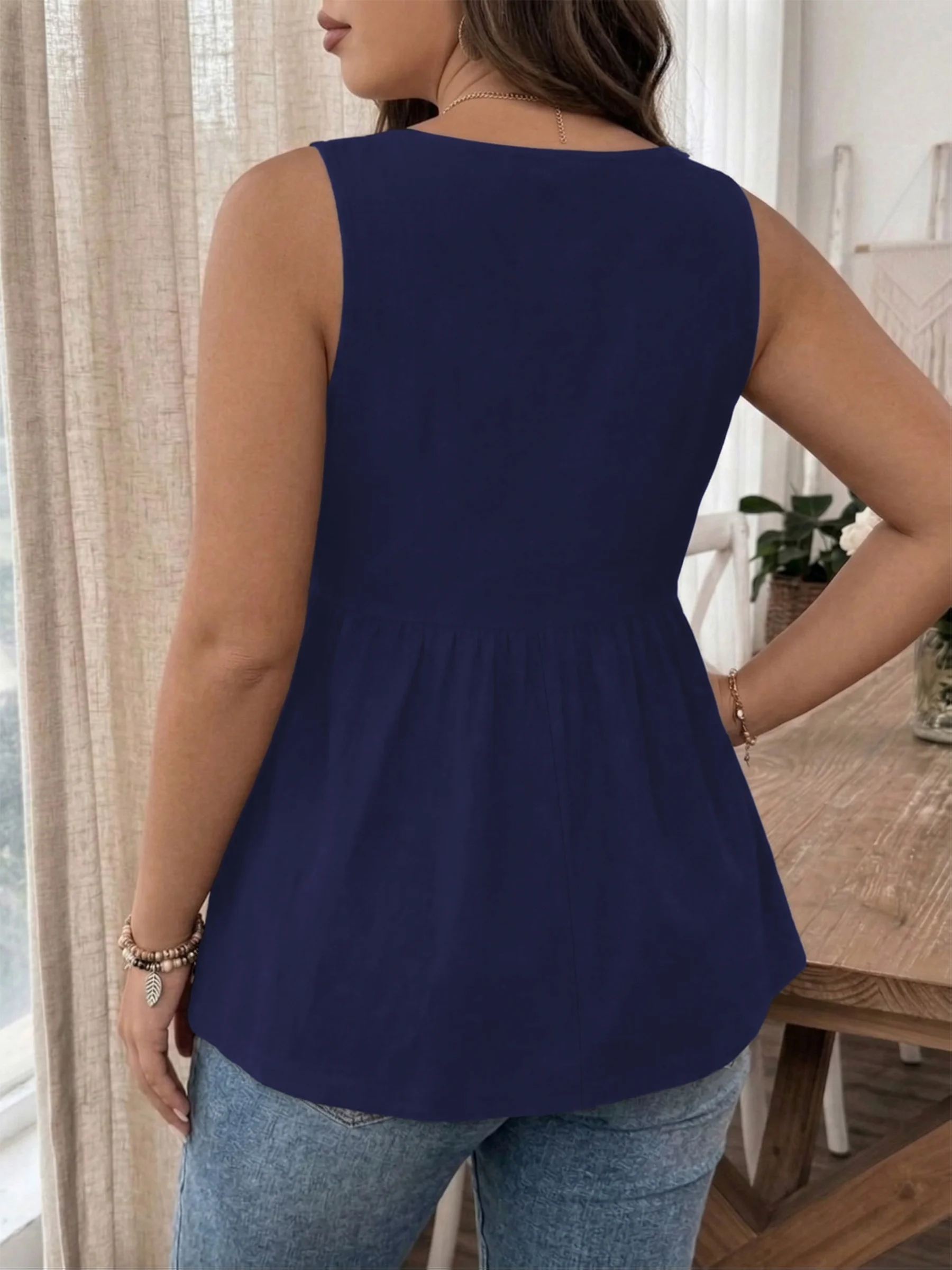 Stilvolles Plus-Size Damen-Tanktop mit Knopfdetails für mühelosen Mode-Look – Detail 8