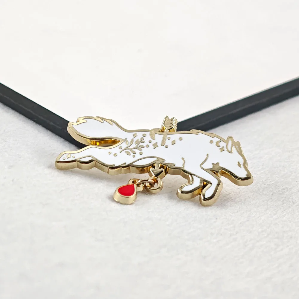 Antikes Rom Lupercalia Emaille-Pin Mythologische Weiße Wolf-Brosche Pfeil Blutstropfen Anhänger Abzeichen Pagan Wicca Schmuck Geschenk für Fr – Detail 6