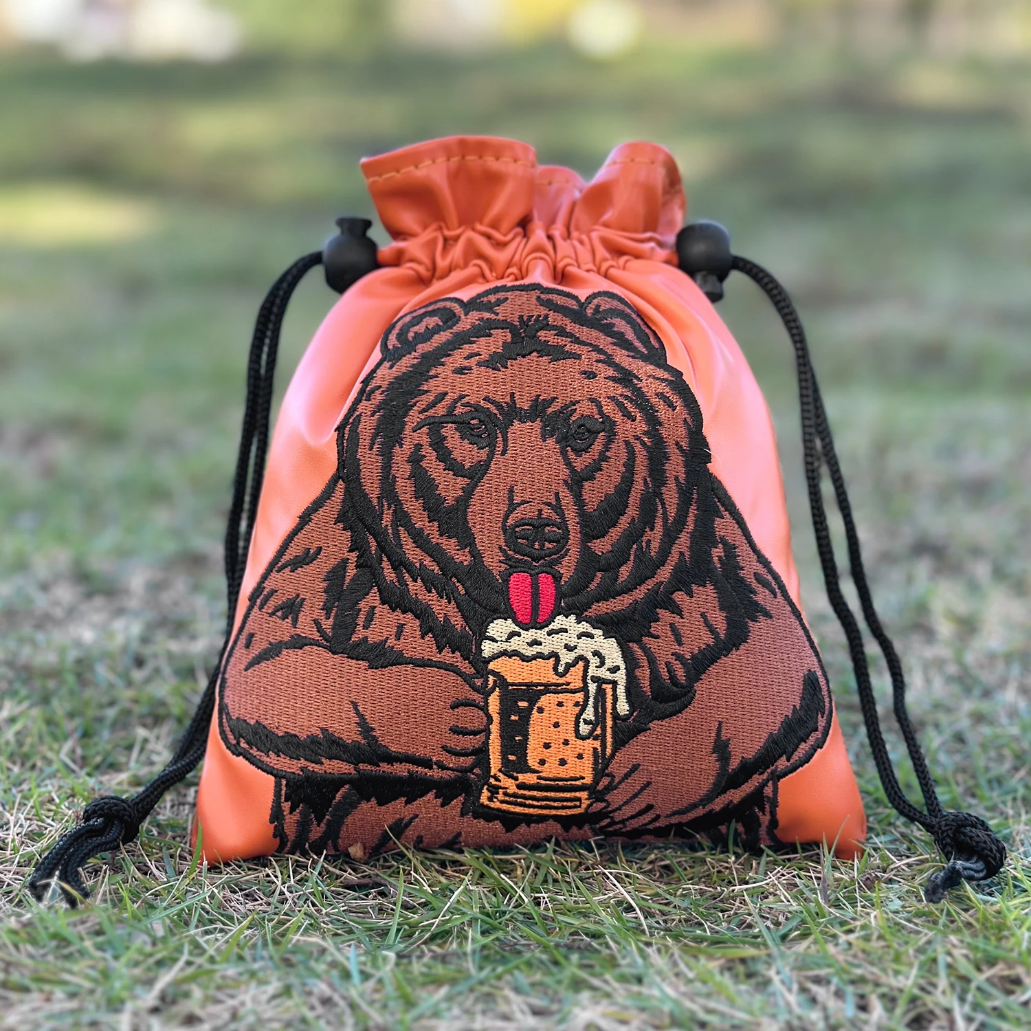 茶色のクマ柄と巾着式の開閉部が付いたポータブルゴルフバッグ、 - Golf Equipment Drawing のレビューと価格