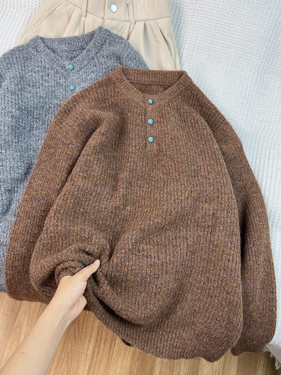 

Красно-коричневый бирюзовый вязаный свитер с воротником Хенри для мужчин: теплый, мягкий, уютный, свободный крой, повседневная одежда для зимы