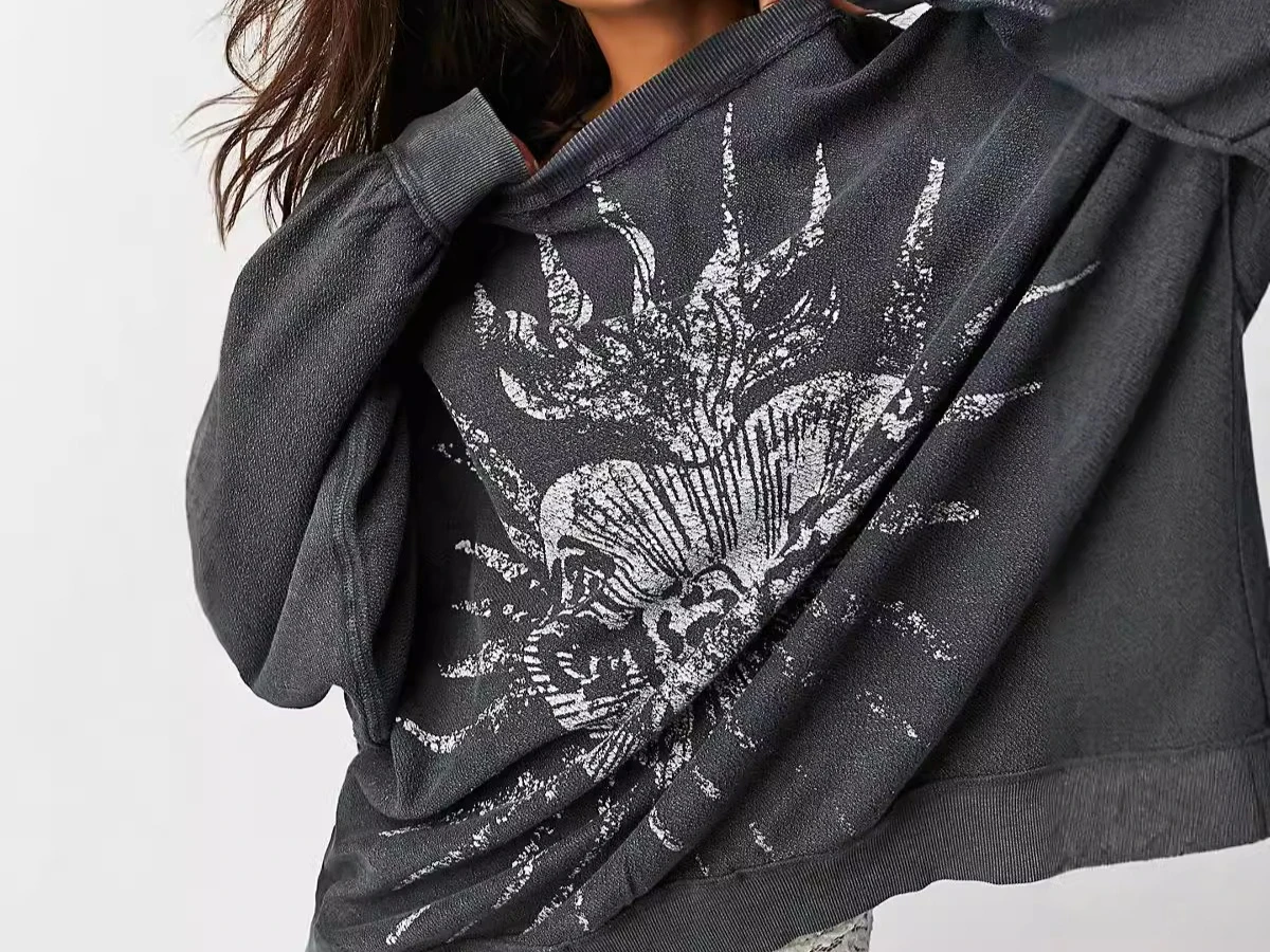 Retro Printed Round Neck Sweatshirt Jacket for Autumn and Winter Women Loose and Casual Versatile Long Sleeved Pullover