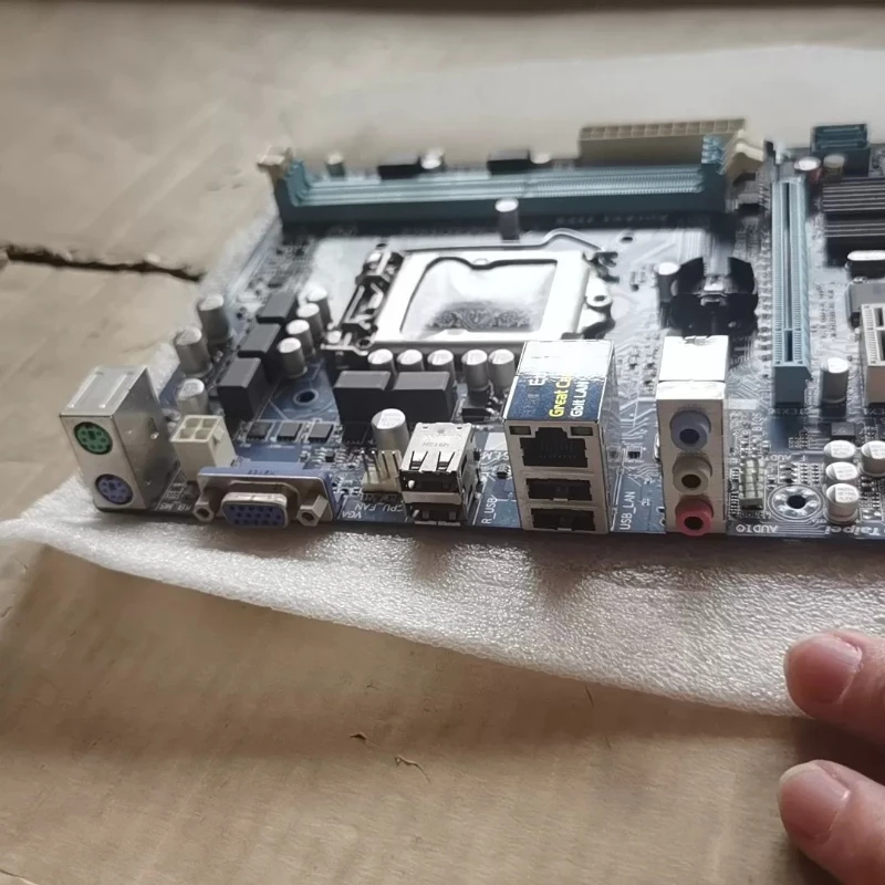 Motherboard Used for GIGABYTE GA-H61M-DS2 LGA 1155 DDR3 H61 Micro ATX Desktop PC Motherboard