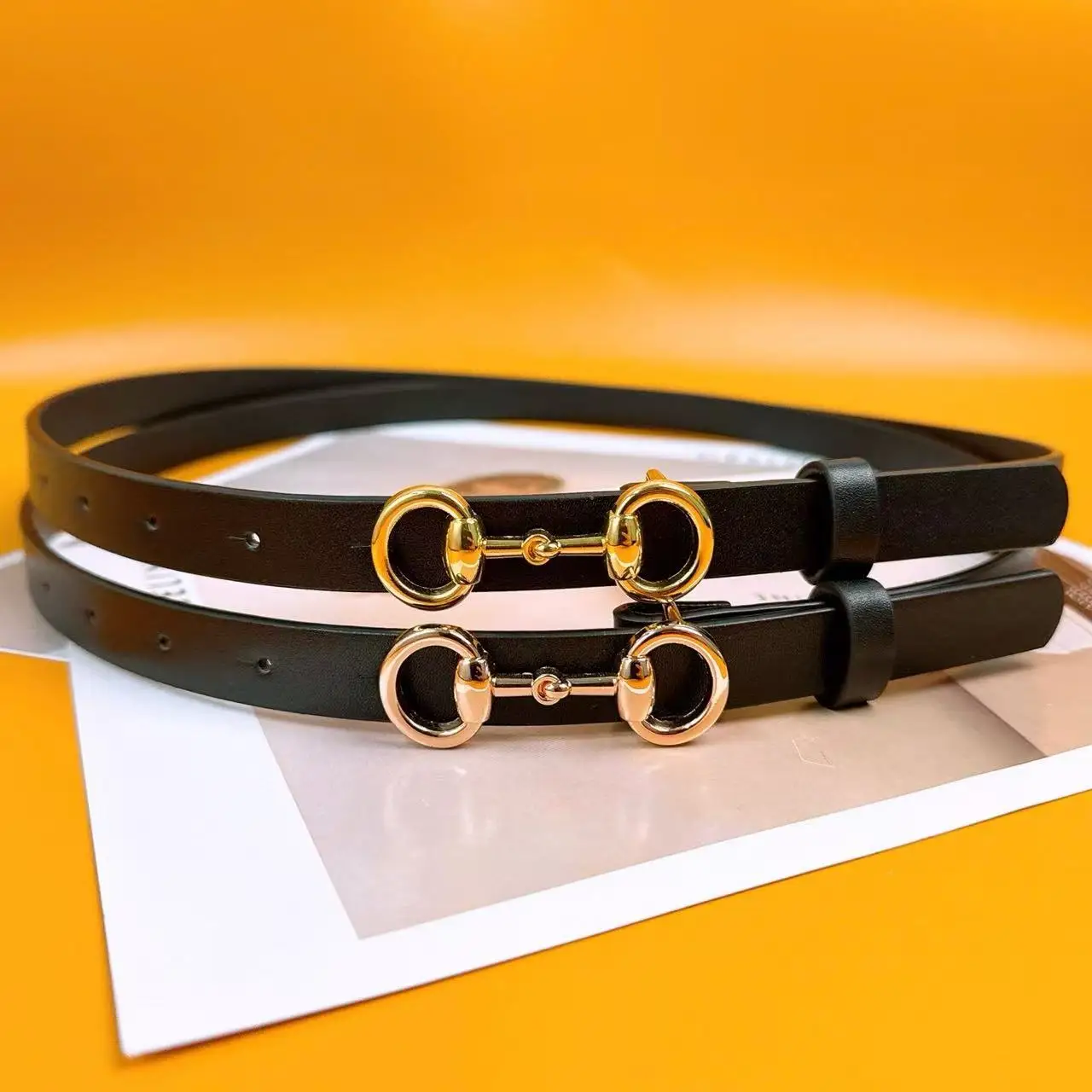 Cinturón de cuero de vaca genuino para mujer, nuevo cinturón decorativo versátil para traje, cinturones vaqueros negros de moda para mujer