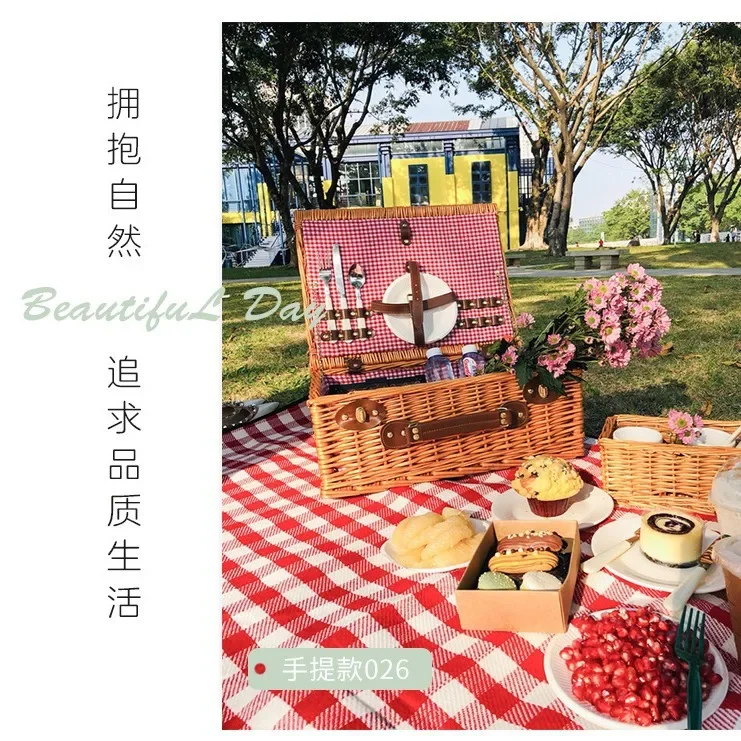 Outdoor portable willow woven basket with lid, camping and outing, rattan woven fruit basket, tableware, picnic basket