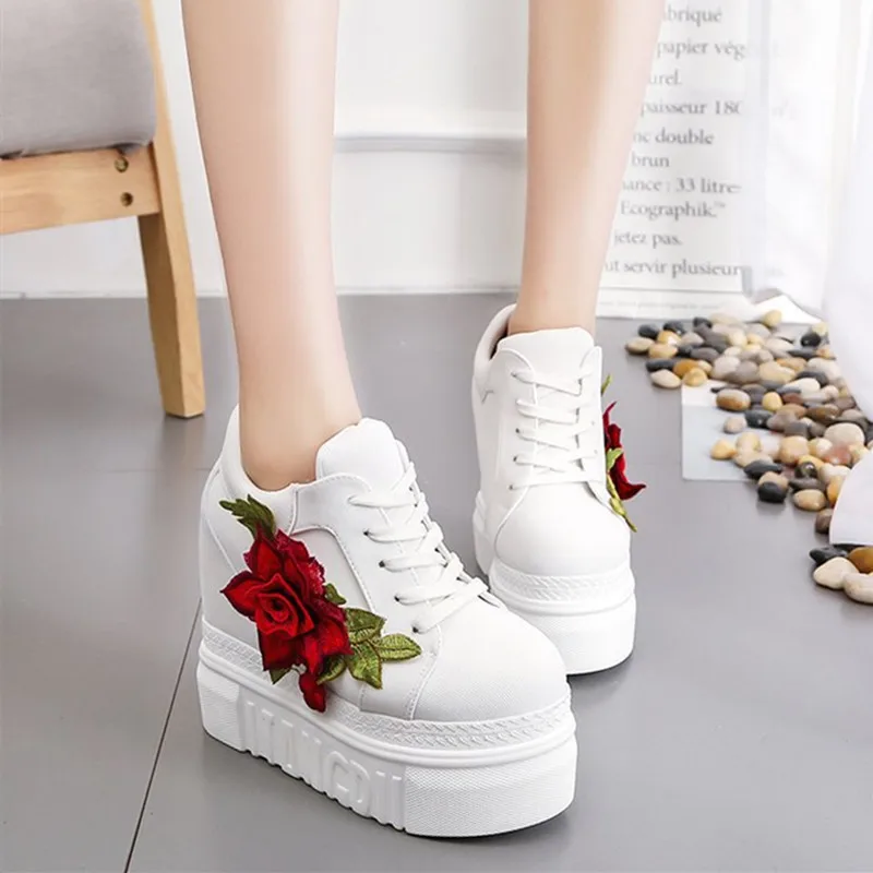 Embroidery Rose Canvas Shoes Women New Chunky High Heel Platform Shoes Thick Bottom Inner Increase High Heeled Shoes for Women