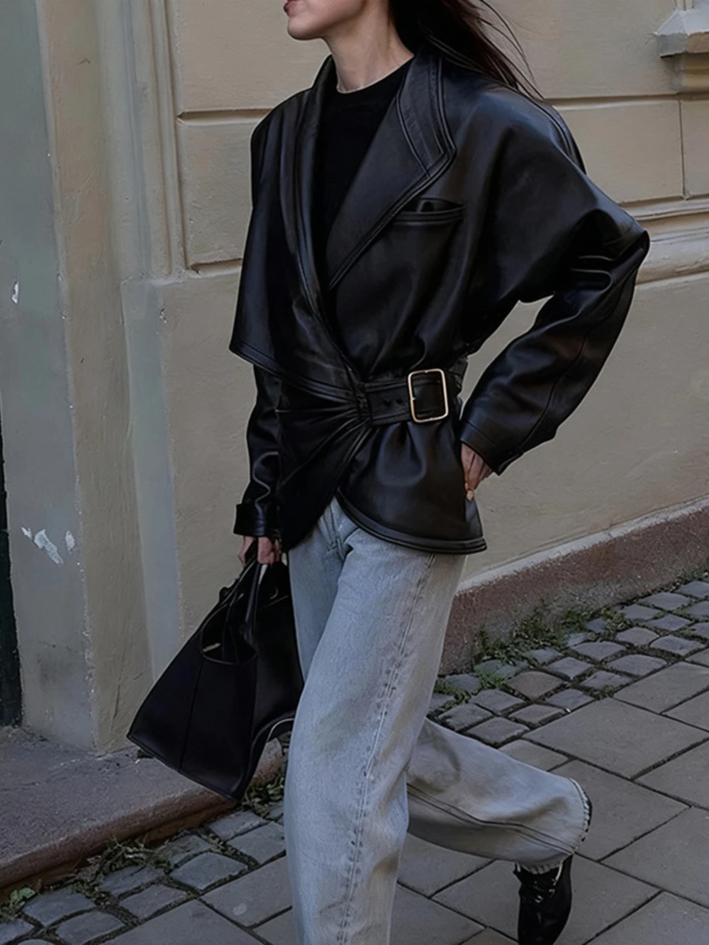 Europejska i amerykańska kurtka motocyklowa ze skóry w stylu streetwear dla kobiet, nowy model na jesień 2025, nieregularna krótka kurtka.