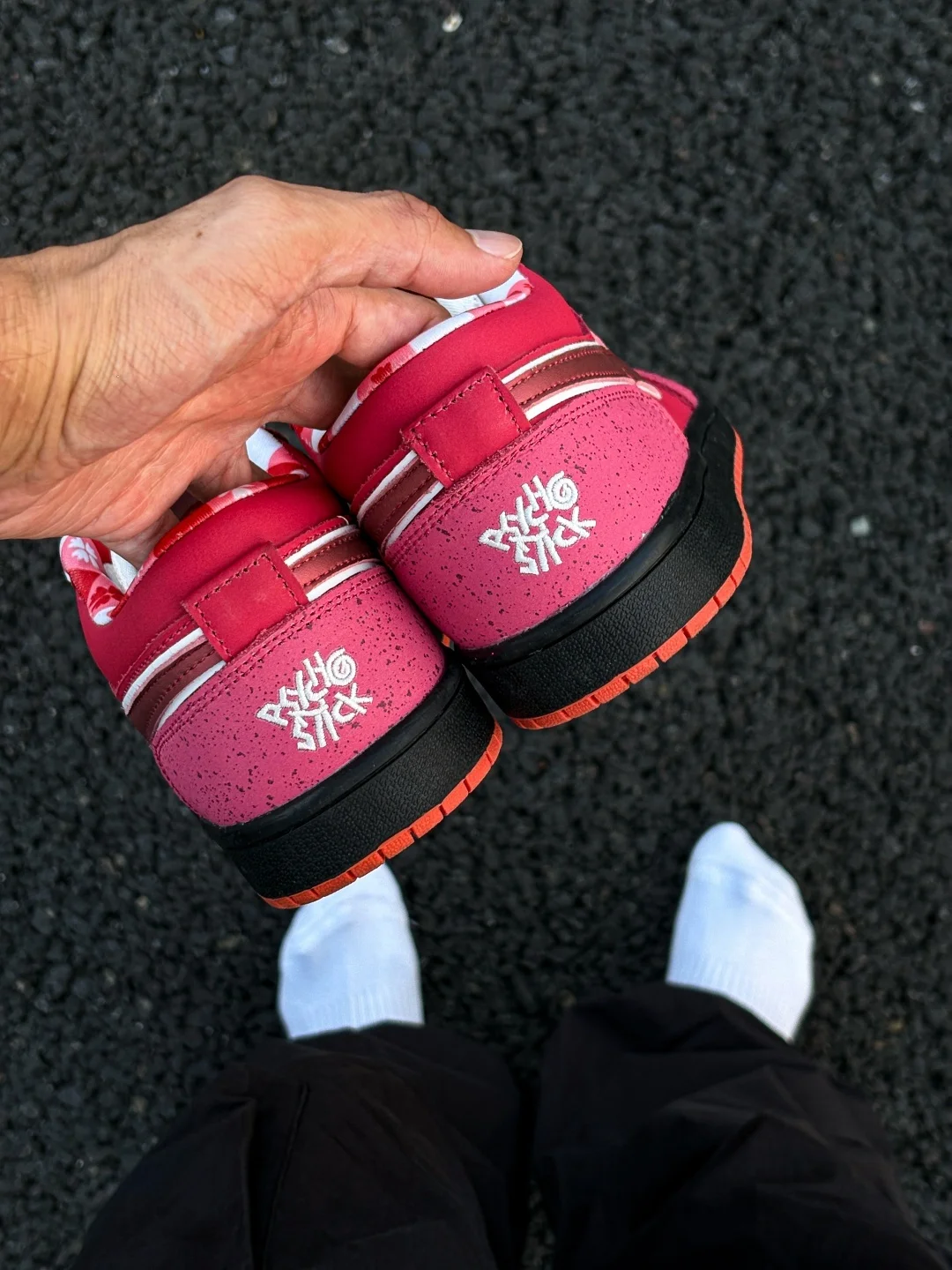 Vintage Red Gradient Lightning Skate Shoes, Unisex Color Block Casual Sneakers, Trendy Embroidered Low-top Sports Shoes