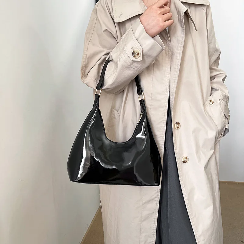 

Glossy Patent Leather Shoulder Bag for Women - Lightweight Portable Underarm Purse, Chic Casual Light Luxury Handbag 숄더백