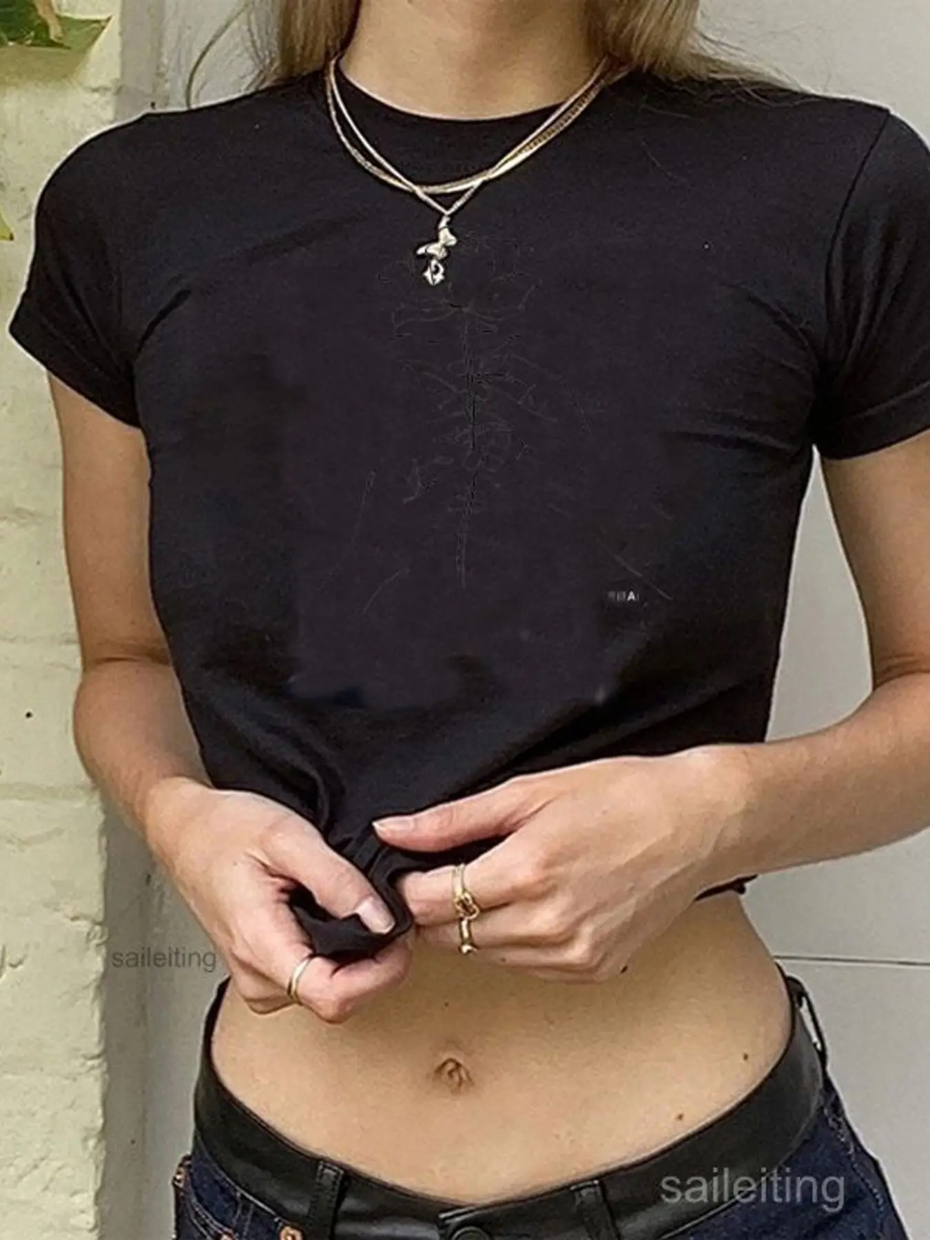 Black Cropped Short Sleeve T-Shirt Slight Damp Streetwear with Gold Chain Summer Short Sleeved Harajuku Streetwear Tops Tees