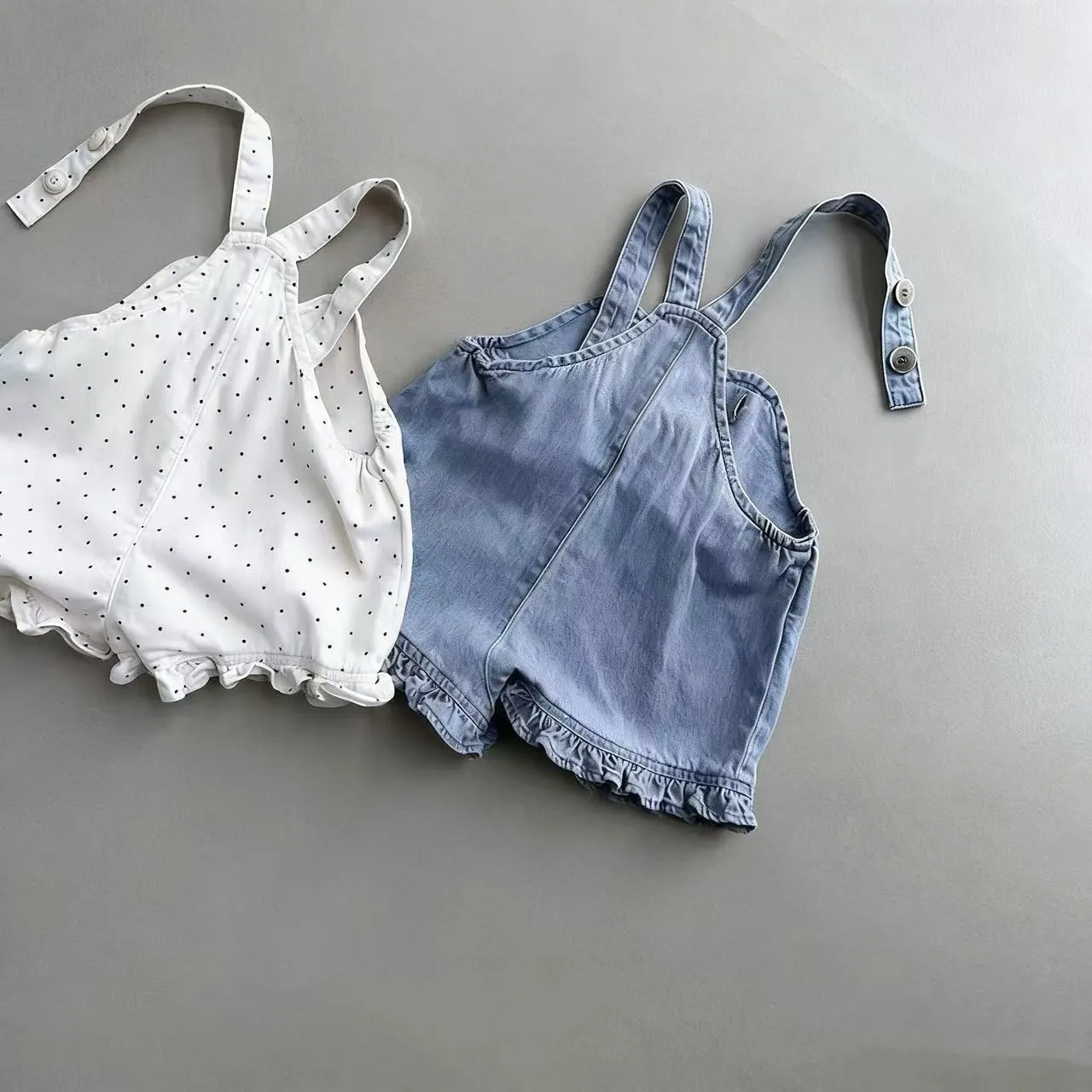 HY2821 Girls Spring Summer New Folded Lace Trim Denim Overalls Shorts Five-Quarter Length Overall Short Pants for Kids view 3