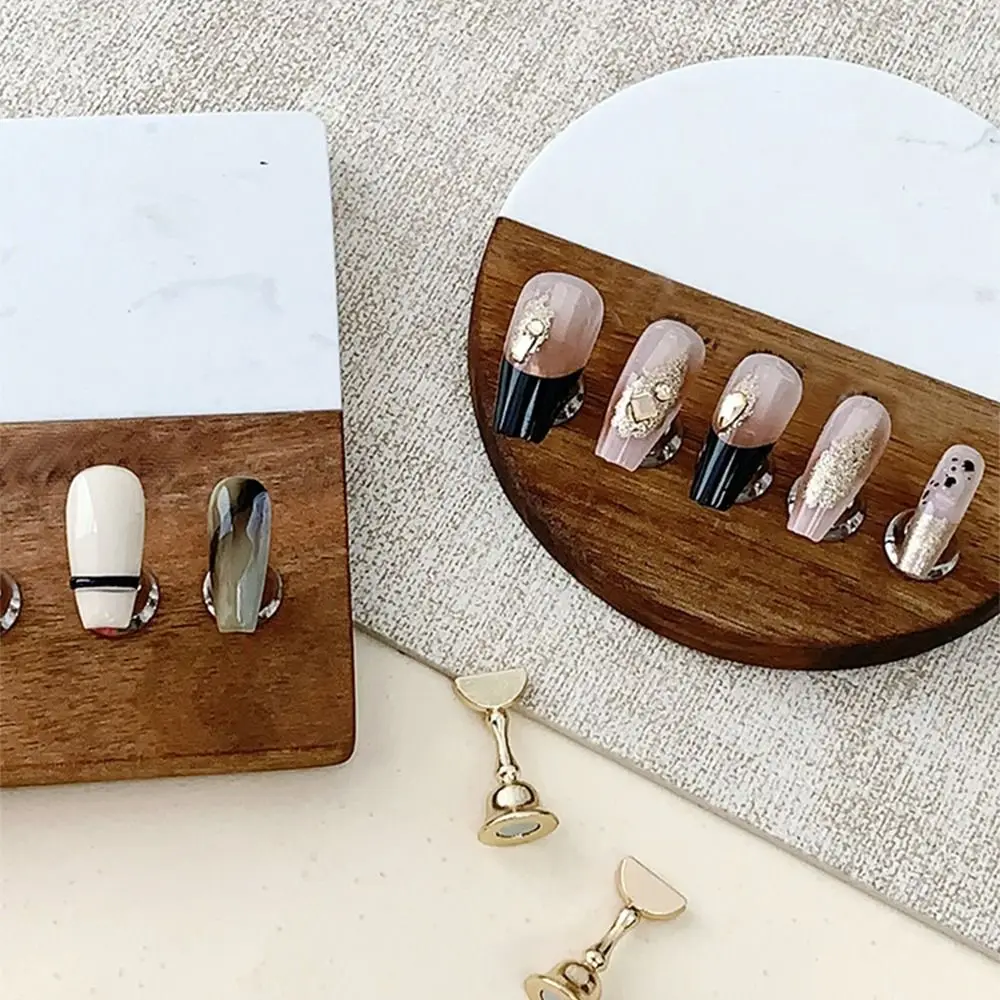 

Square/Round Base Magnetic Nail Art Holder Reusable Strong Magnetic Nail Display Rack 5 Nail Holders Easy To Use
