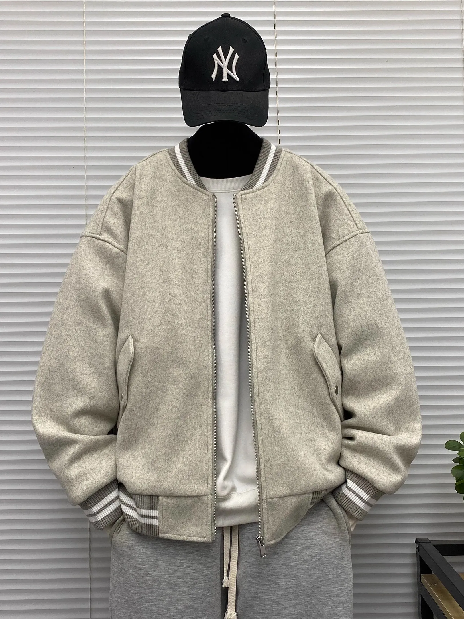 

Легкая шерстяная куртка-бомбер с воротником-стойкой для мужчин, зимняя модная молодежная верхняя одежда большого размера, 90% белый пух, утепленная.