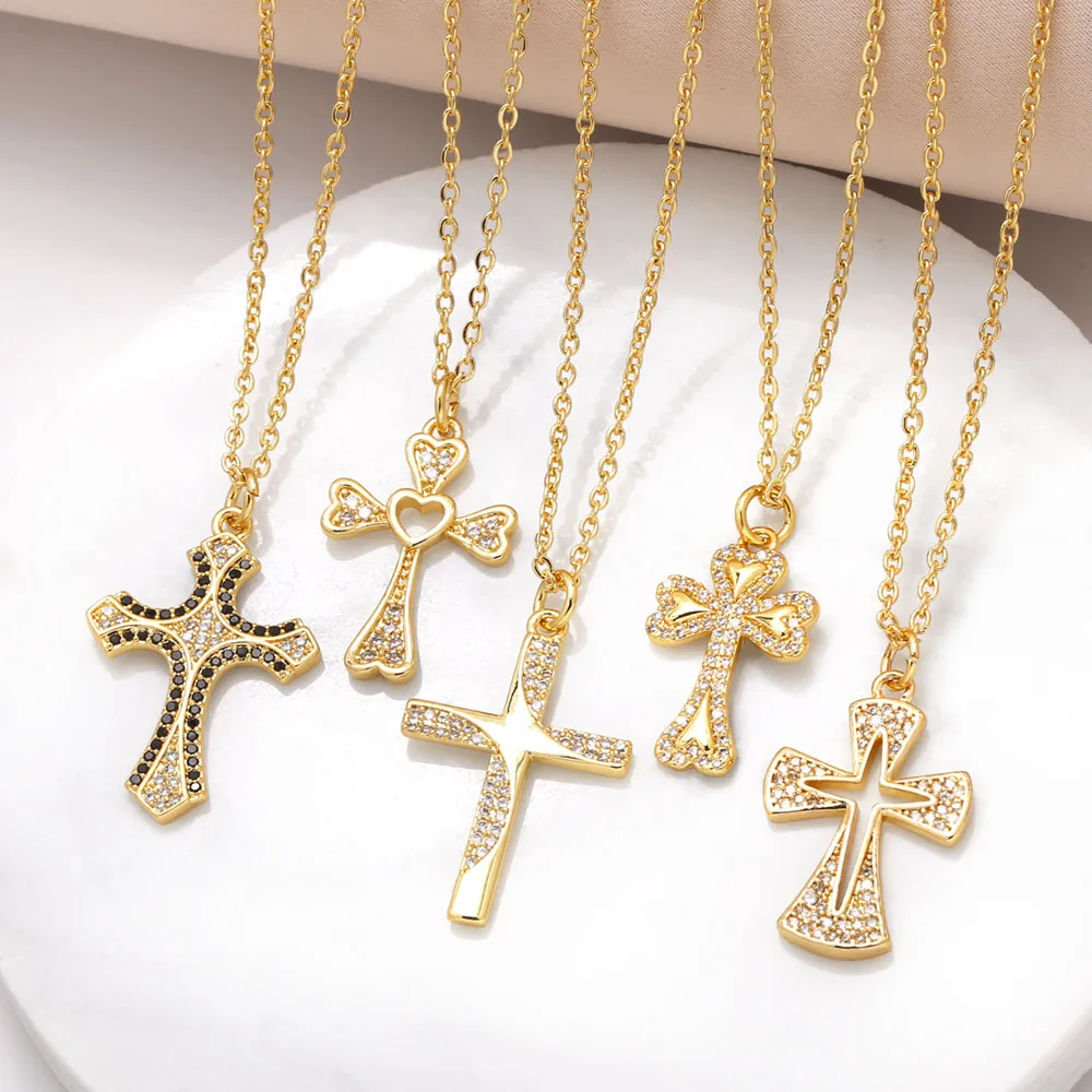 FLOLA New In Gold Plated Cross Necklaces for Women Hollow Crystal Cross Necklaces Protection Jewelry Gifts nkeb113