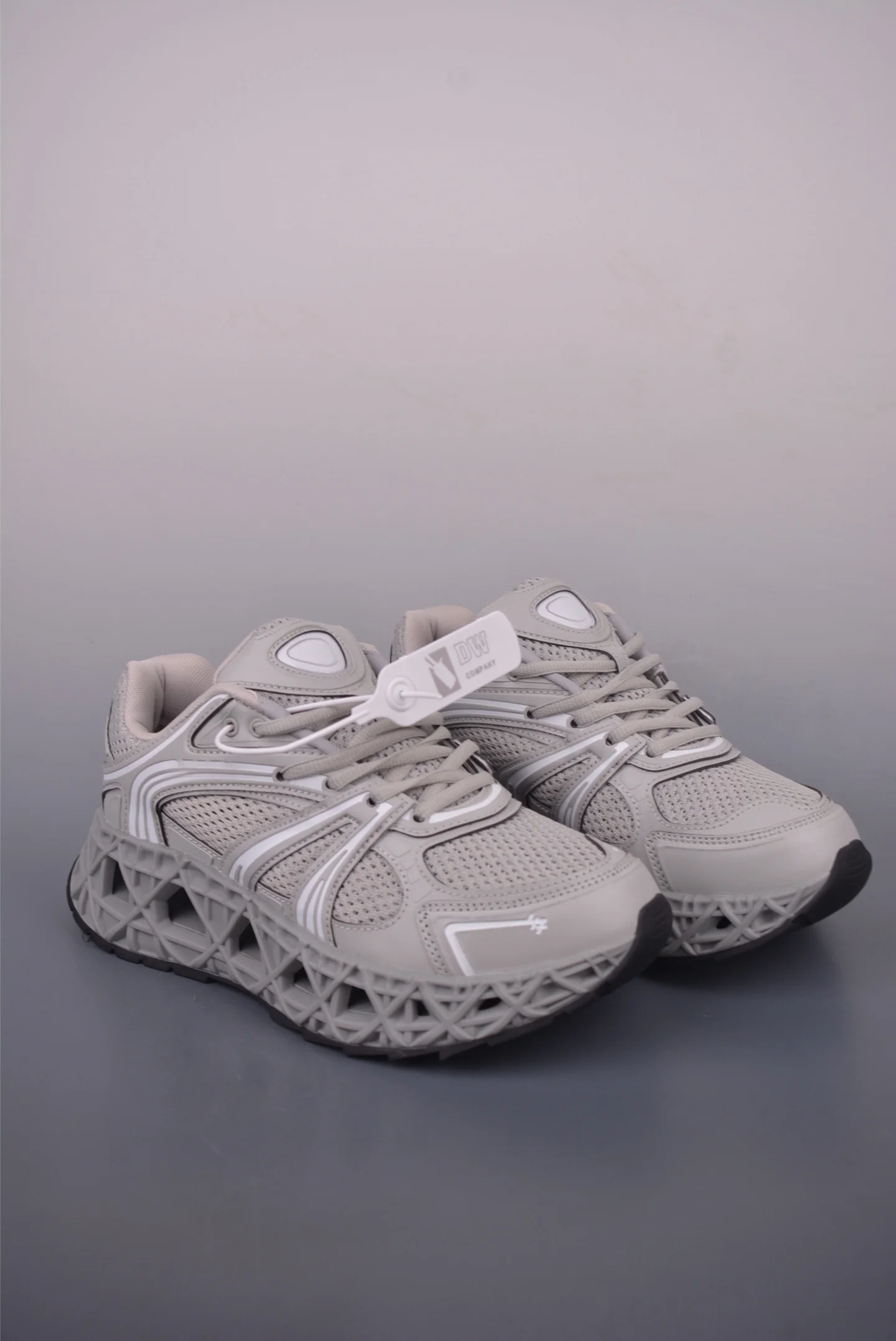 Fine‑stitched Upper Joint Unisex Skate Board Shoes Men Women Casual Low‑cut Sneakers Firm Connection Design Non‑slip Wear‑proof Rubber Outsole Lace‑up Footwear For Street Walking Campus Dating Shopping Outdoor Travel Daily Activities