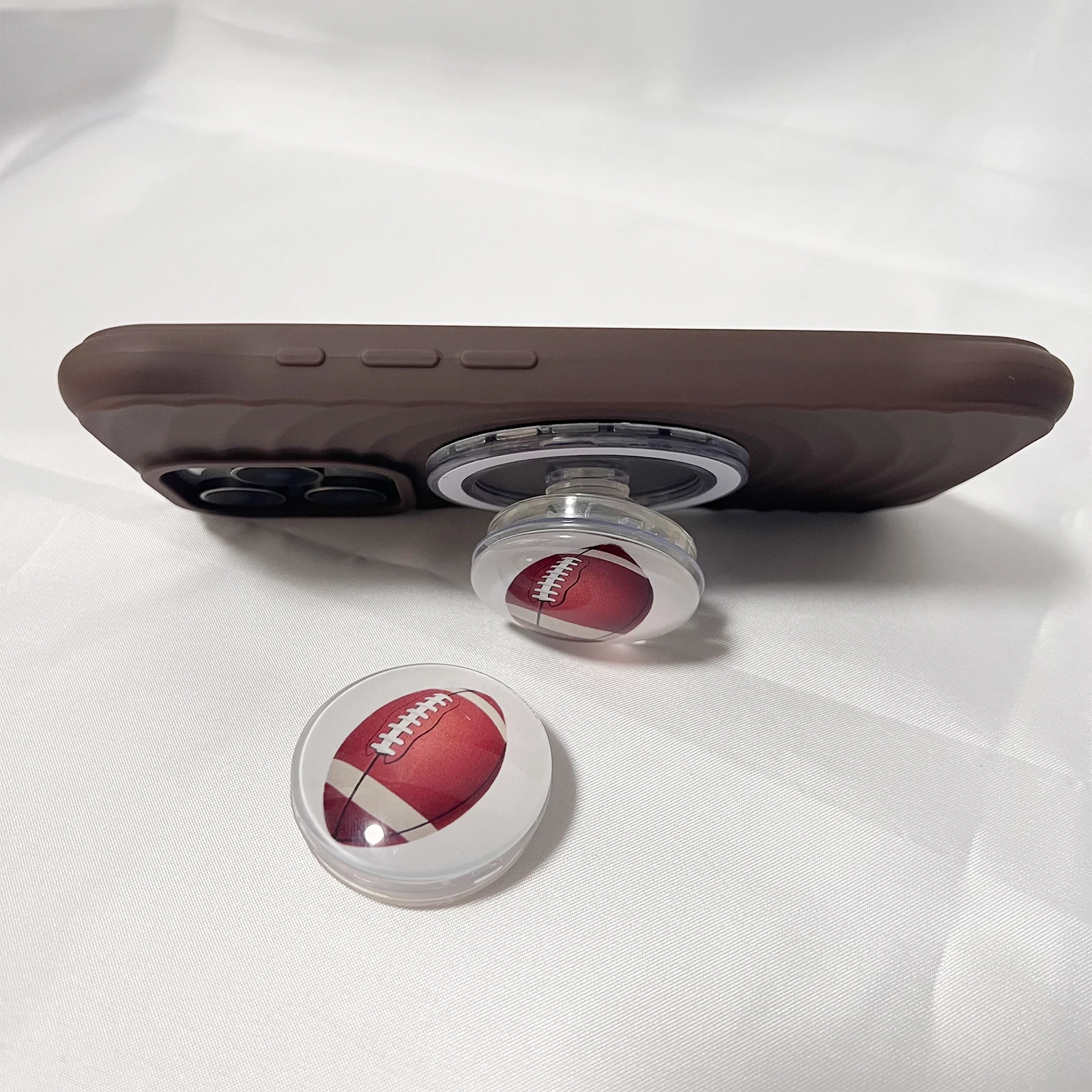 เคสโทรศัพท์มือถือแบบขาตั้ง 3 มิติ ลายอเมริกันฟุตบอล สำหรับ Magsafe แม่เหล็ก สำหรับ iPhone Samsung Griptok