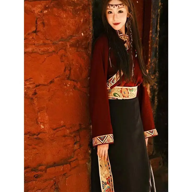 New Tibetan clothing Women's Tibetan robes Photo dance Noble clothing