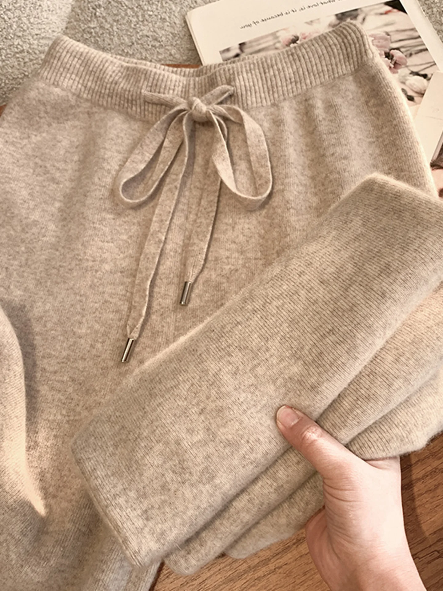 루즈 니트 와이드 레그 팬츠 부드러운 단색 캐주얼 스트레이트 레그 바지 피부 친화적 슬림핏 가을 패션