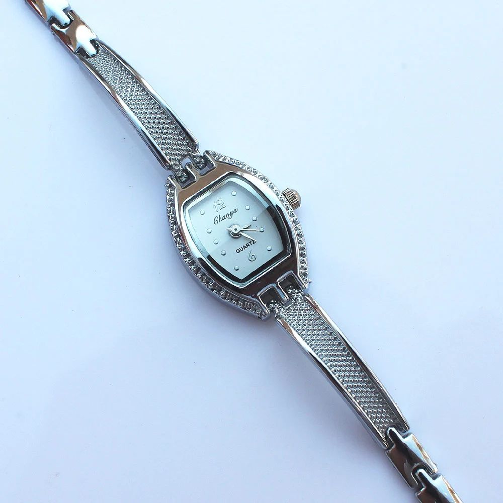 8 قطعة مختلط السائبة المرأة سوار الساعات عارضة أنيقة العصرية مجوهرات الفاخرة أزياء المرأة الكوارتز المعصم O92m8