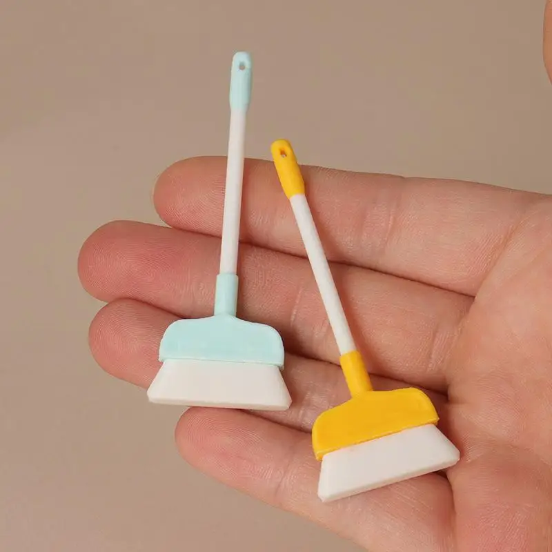 Mini Home Maintenance Kit 1:12 Scale Dollhouse Brush Dustpan Set for Lifelike Environment