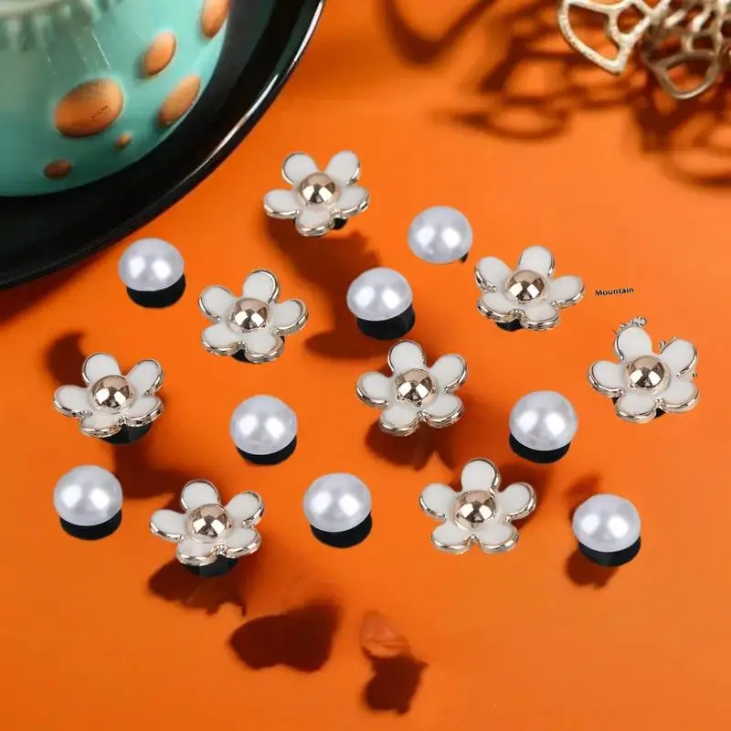 B*16PCS Fashion Shoe Charms Set Accessories Hole Shoe Buckle Summer Cute Pearl Daisies 3D Shoes Decorations