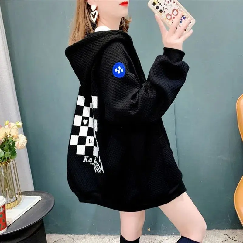 2023 New Spring and Autumn Korean Edition Fashion Sweet Cool Letter Plaid Print Pocket Loose Relaxed Oversized Hoodie Coat