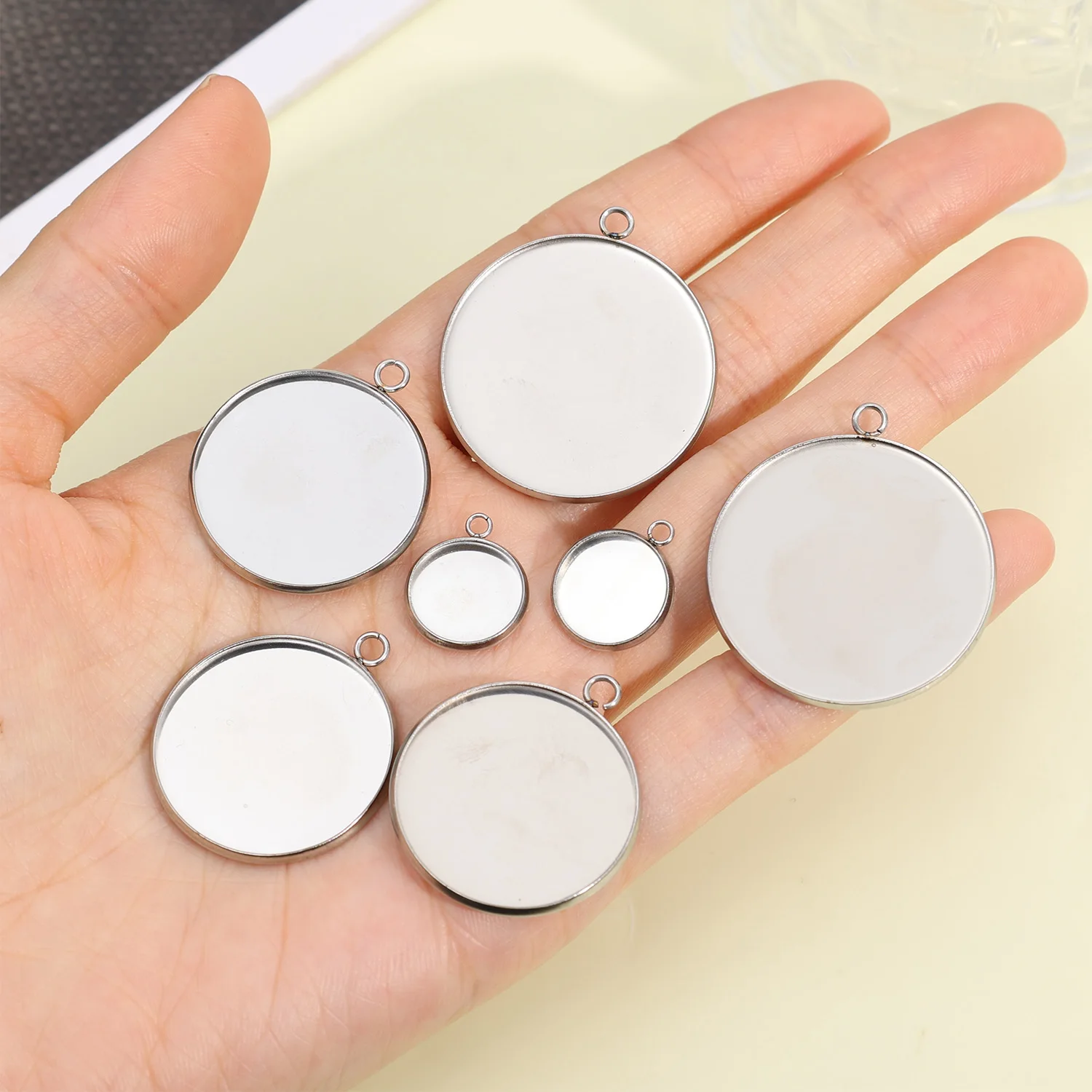 50/5 قطعة الفولاذ المقاوم للصدأ كابوشون النقش إعدادات 10-30 مللي متر المعلقات Charms قاعدة Diy بها بنفسك مجوهرات قلادة أساور صنع