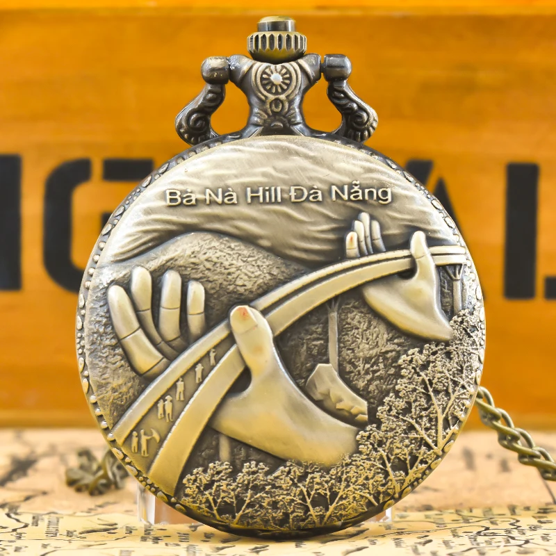 Retro Bronze Steampunk Bana Hill Flip-Top Male And Female Student Gift Quartz Necklace Commemorative Pocket Watch