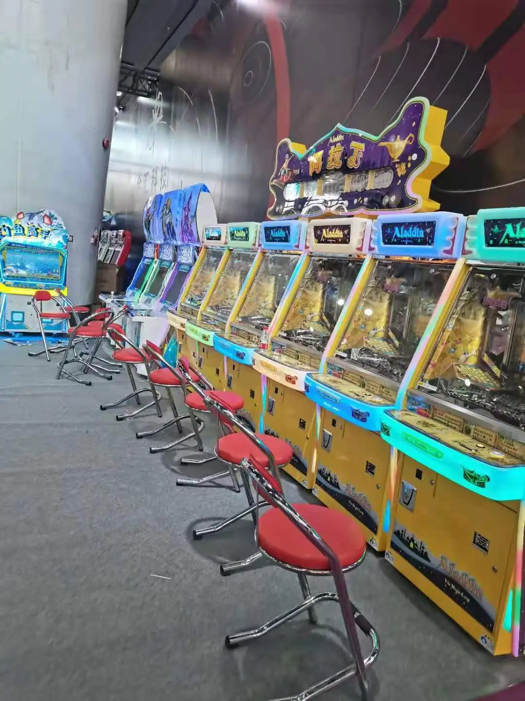 Video Game Animation City Playground Game Console Seat Mobile Phone Cabinet Rotating Hot Pot Leisure High Stool