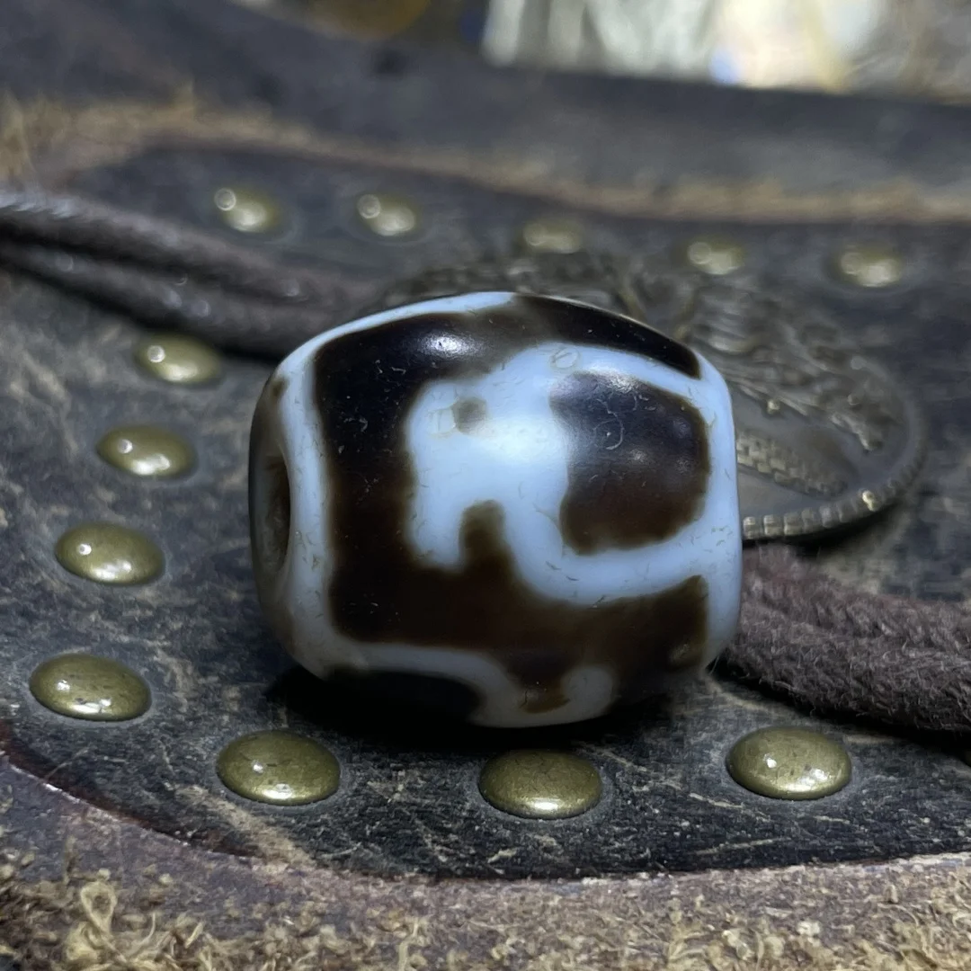 Rare Tibetan Buddhism Agate Delicate and smooth treasure bottle Old Dalloway Totem Dzi Bead Amulet Necklace Pendant 18x20mm